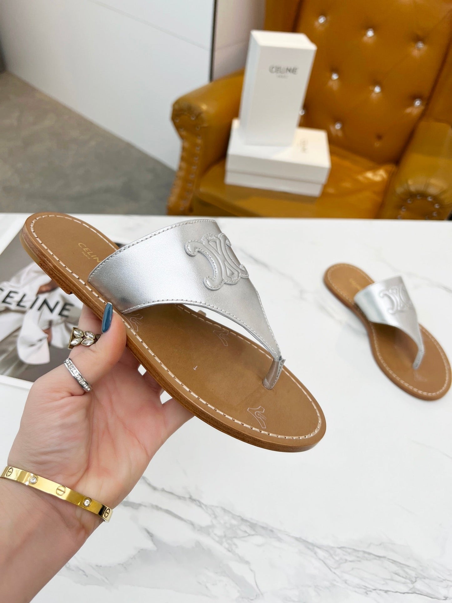THONG MULE IN SILVER CALFSKIN - 35