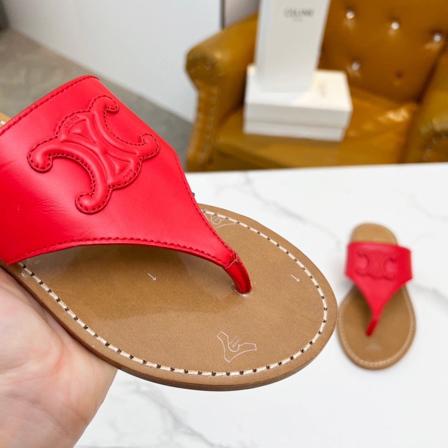 WOMEN TRIOMPHE FLAT THONG IN CALFSKIN CHERRY RED - 35