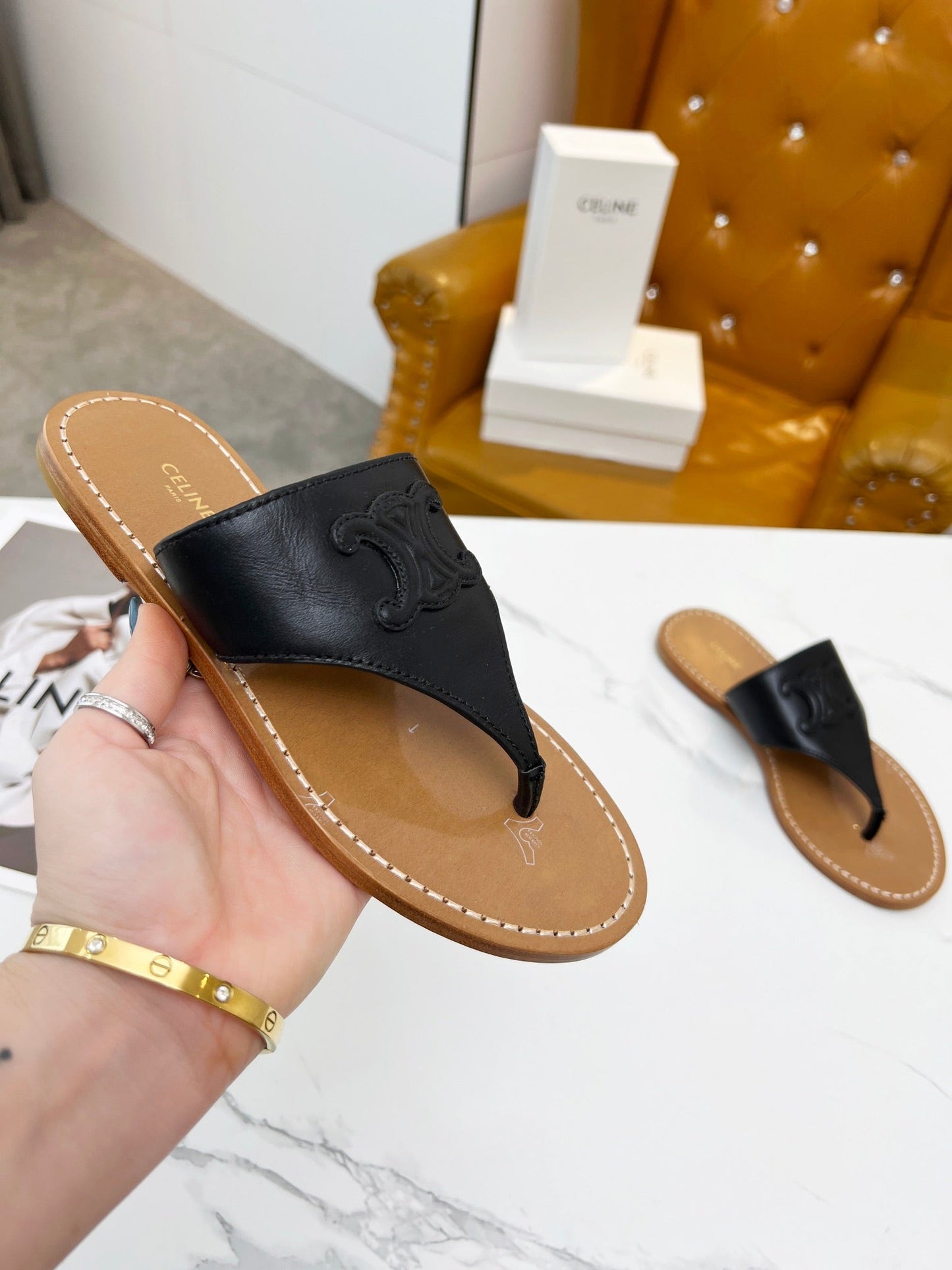 THONG MULE IN BLACK CALFSKIN - 35