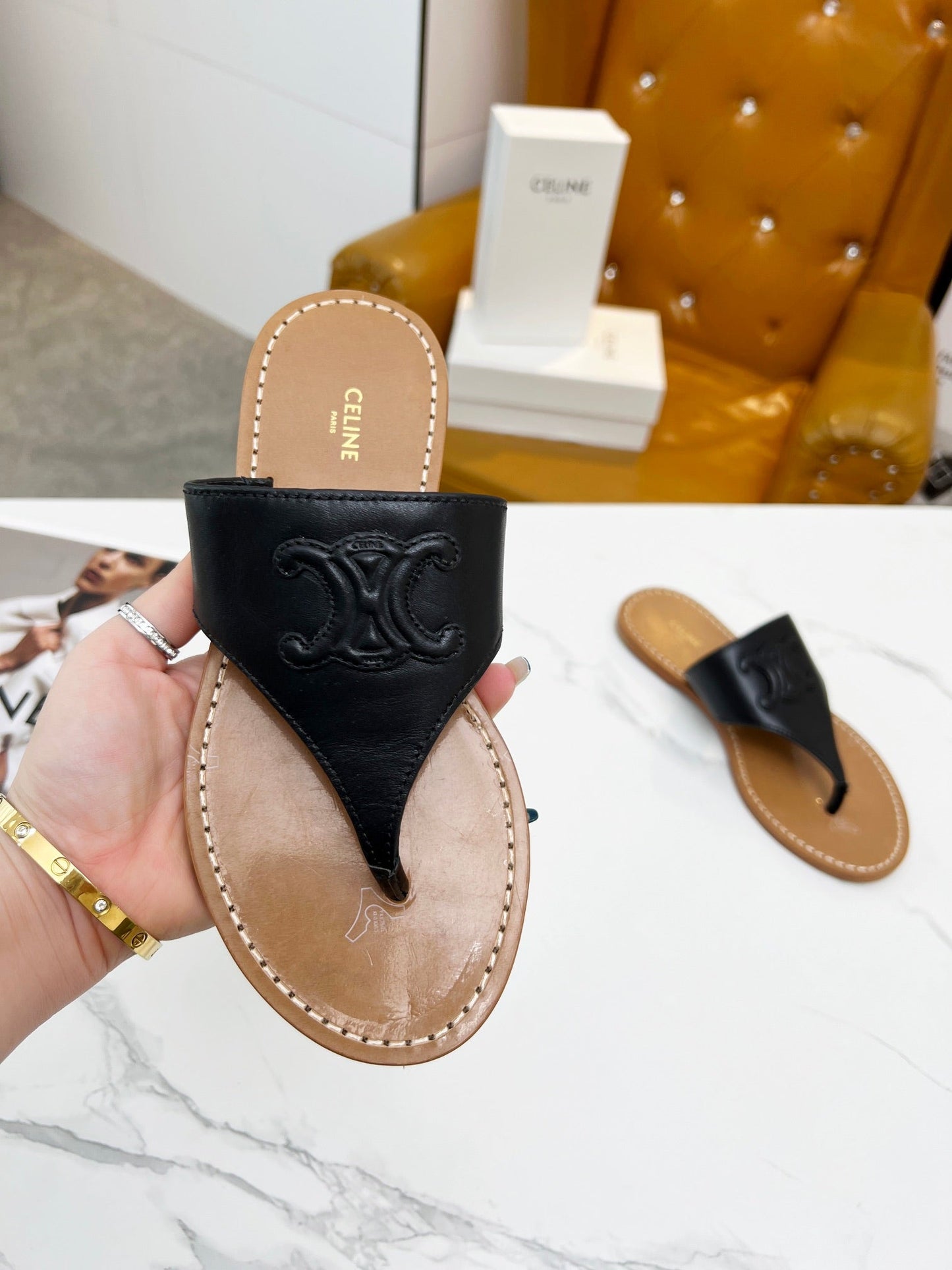 THONG MULE IN BLACK CALFSKIN - 35