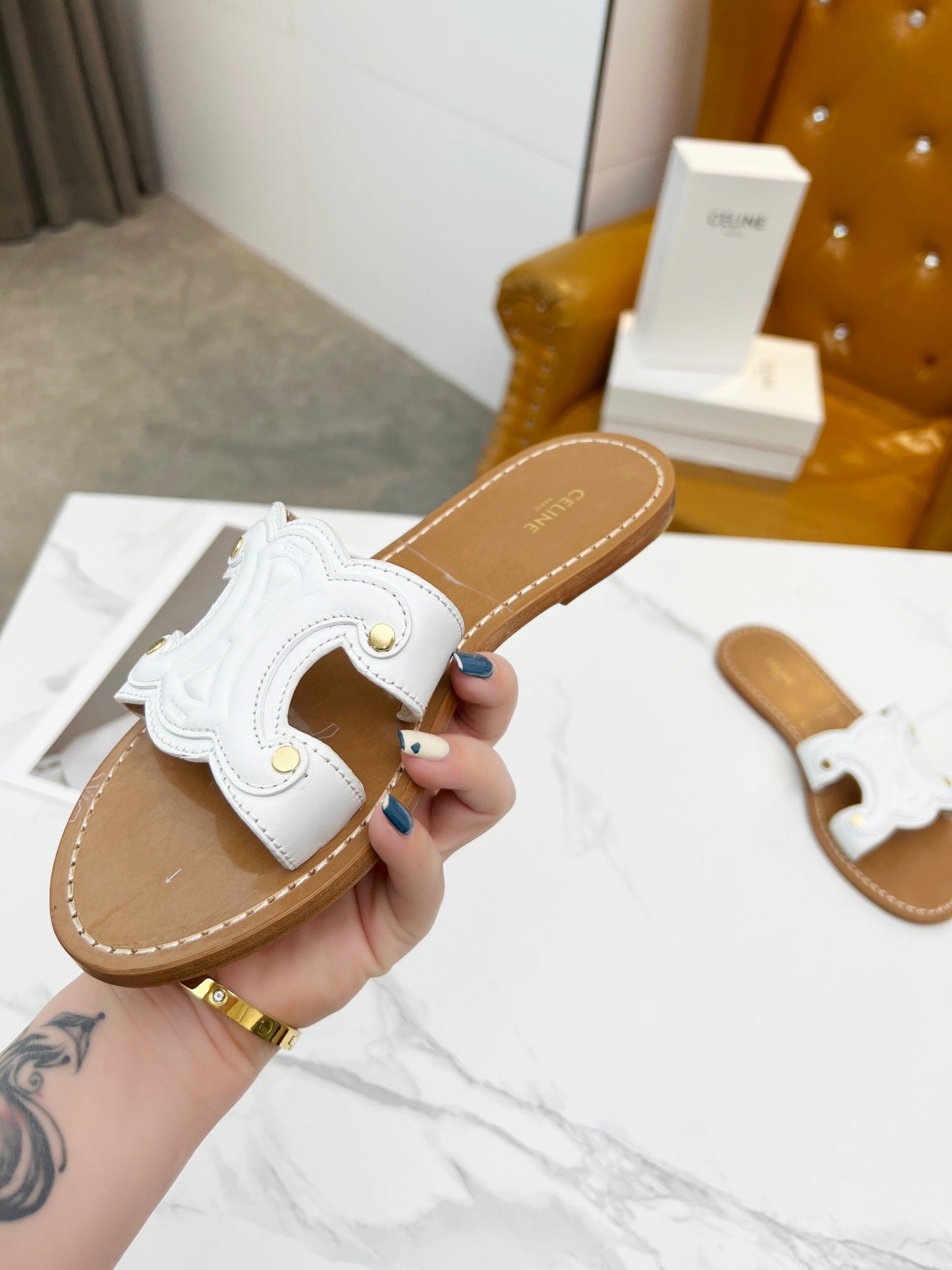 TRIOMPHE SLIDE IN WHITE CALFSKIN - 35