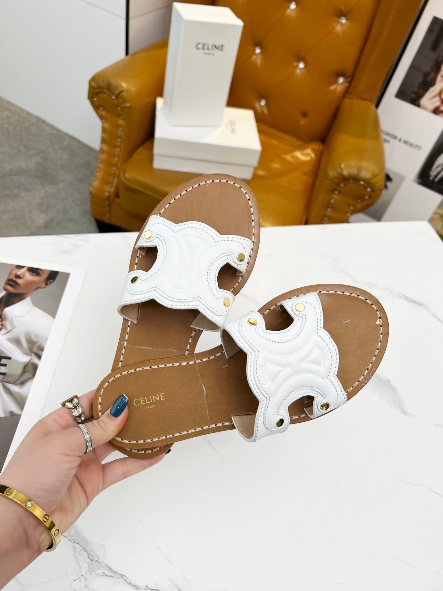 TRIOMPHE SLIDE IN WHITE CALFSKIN - 35