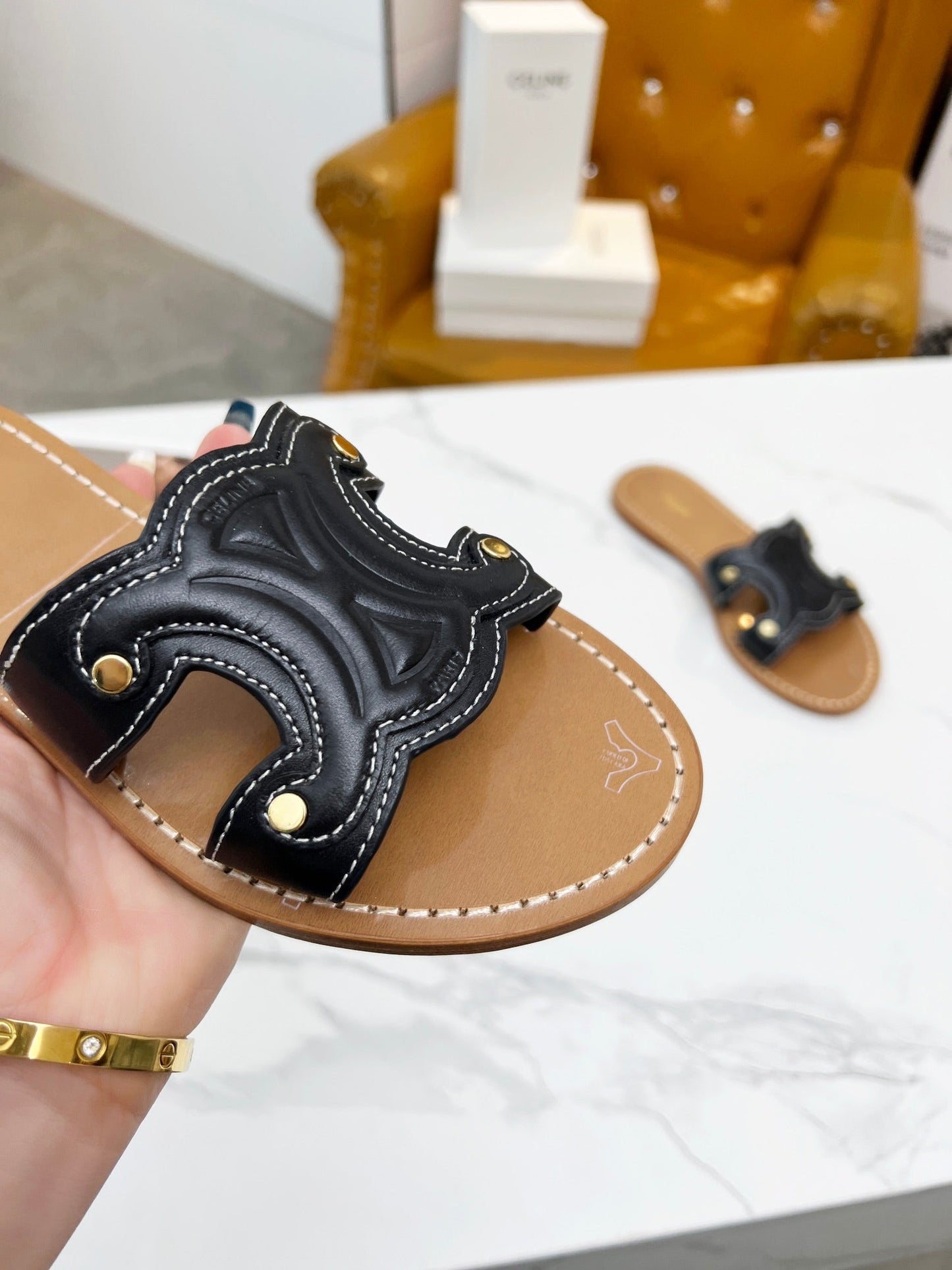 TRIOMPHE SLIDE IN BLACK CALFSKIN - 35