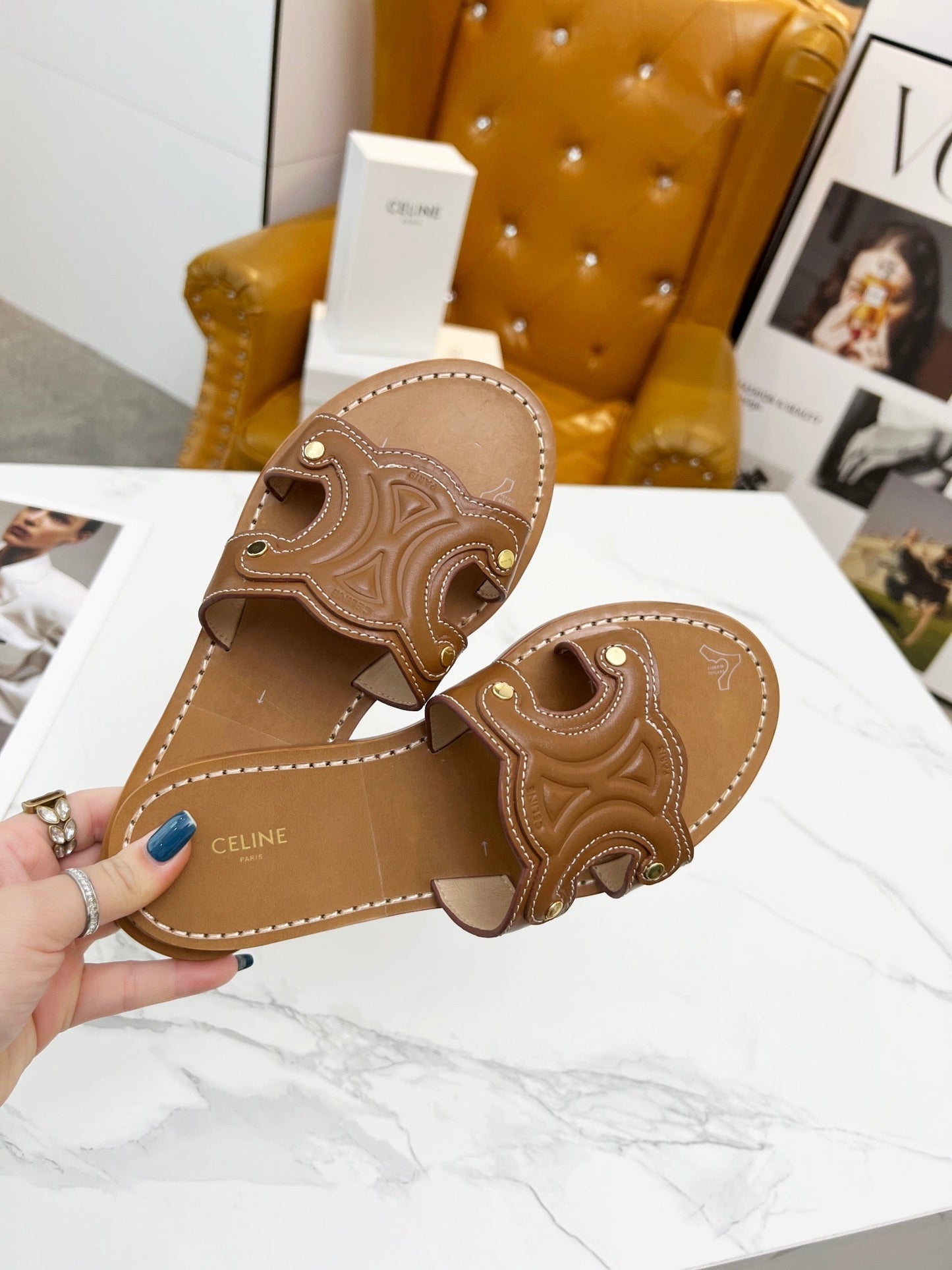 TRIOMPHE SLIDE IN BRONZE BROWN CALFSKIN - 35