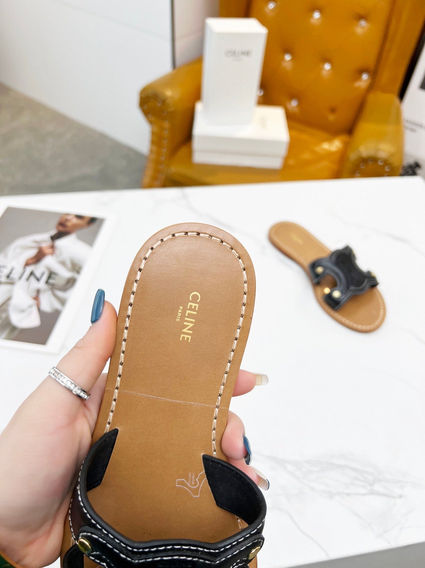 TRIOMPHE SLIDE IN BRONZE BROWN CALFSKIN - 35
