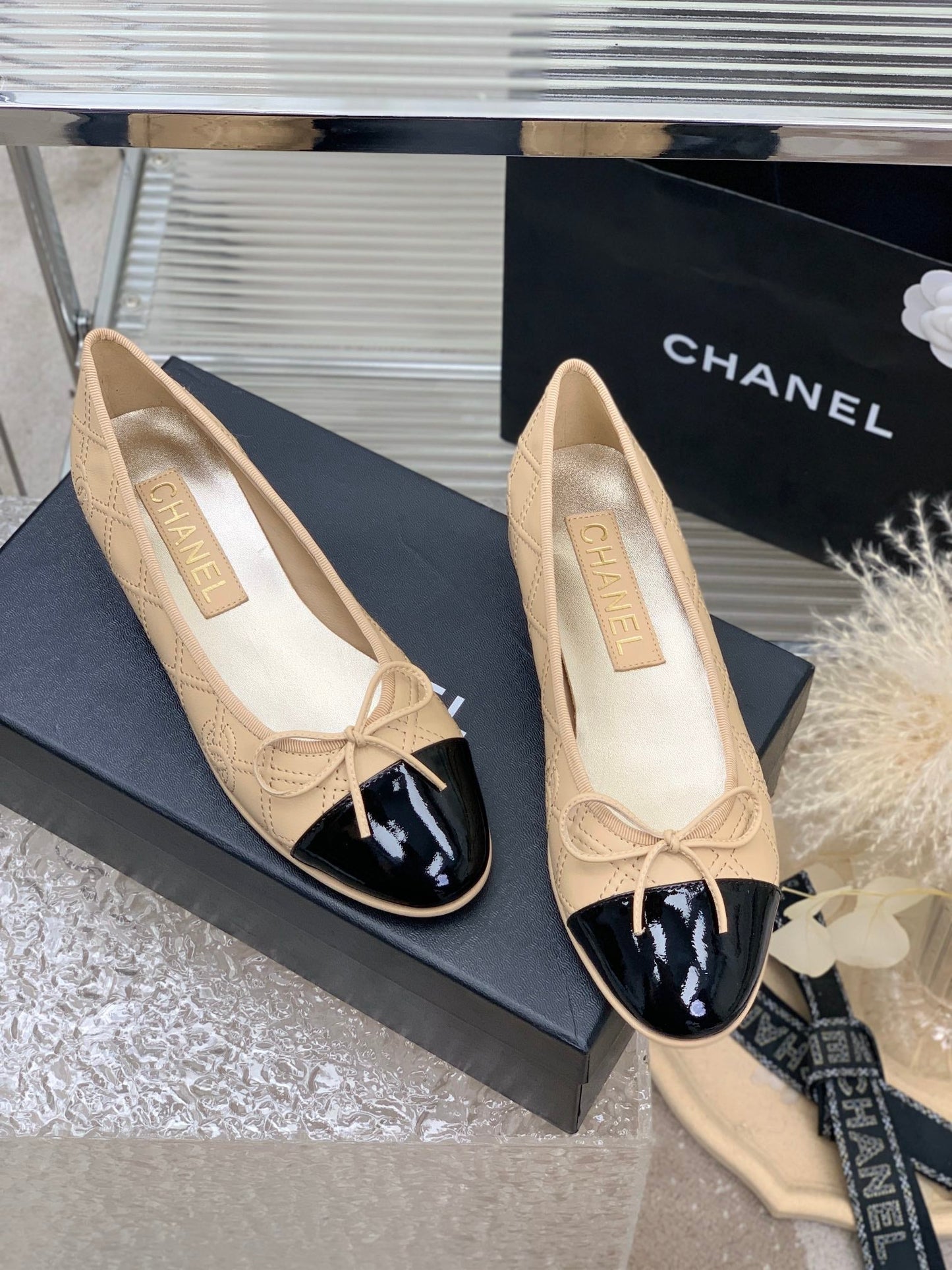 BALLET FLAT GLOSSY BLACK MIX BEIGE LAMBSKIN - 35