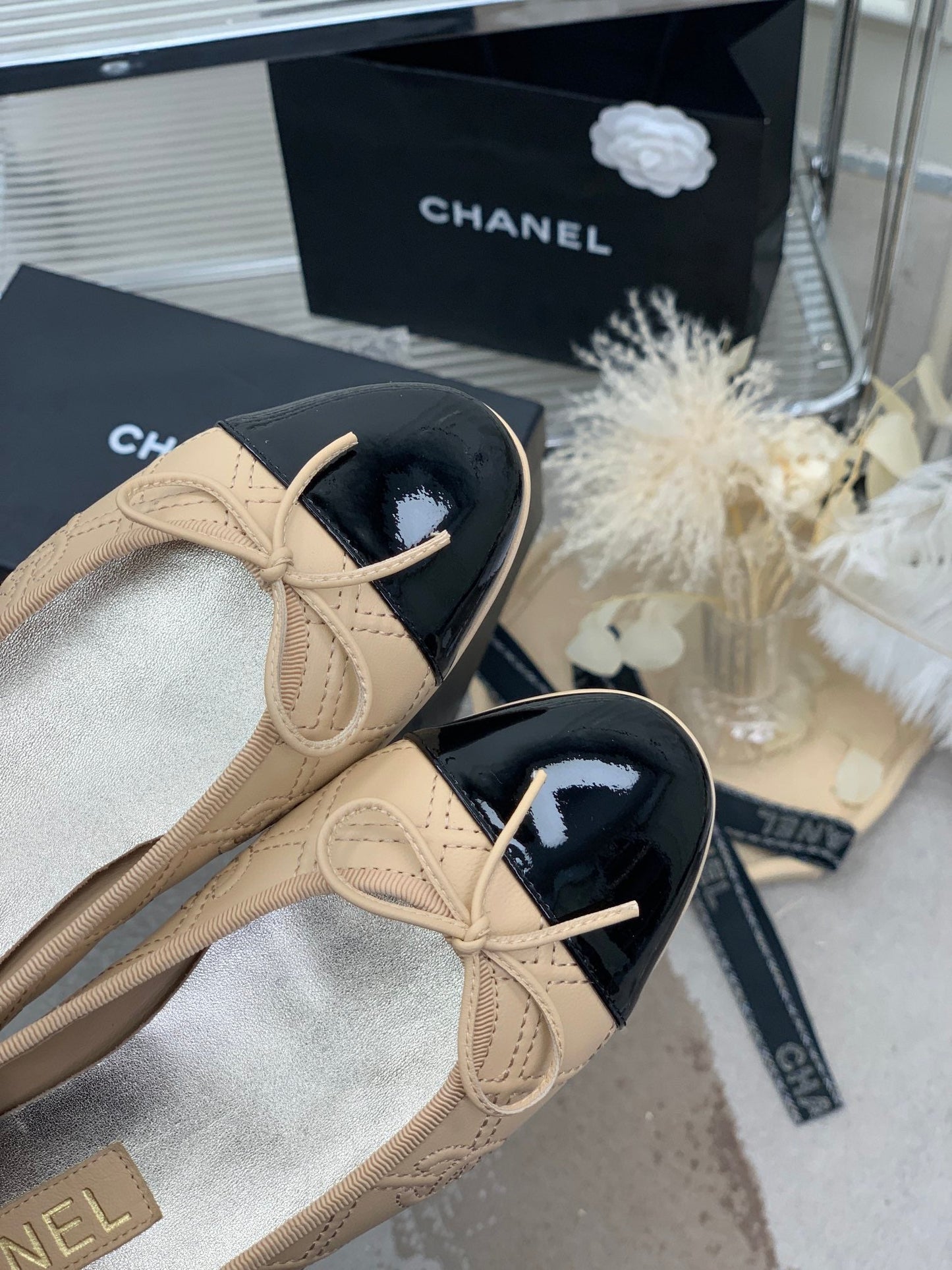 BALLET FLAT GLOSSY BLACK MIX BEIGE LAMBSKIN - 35