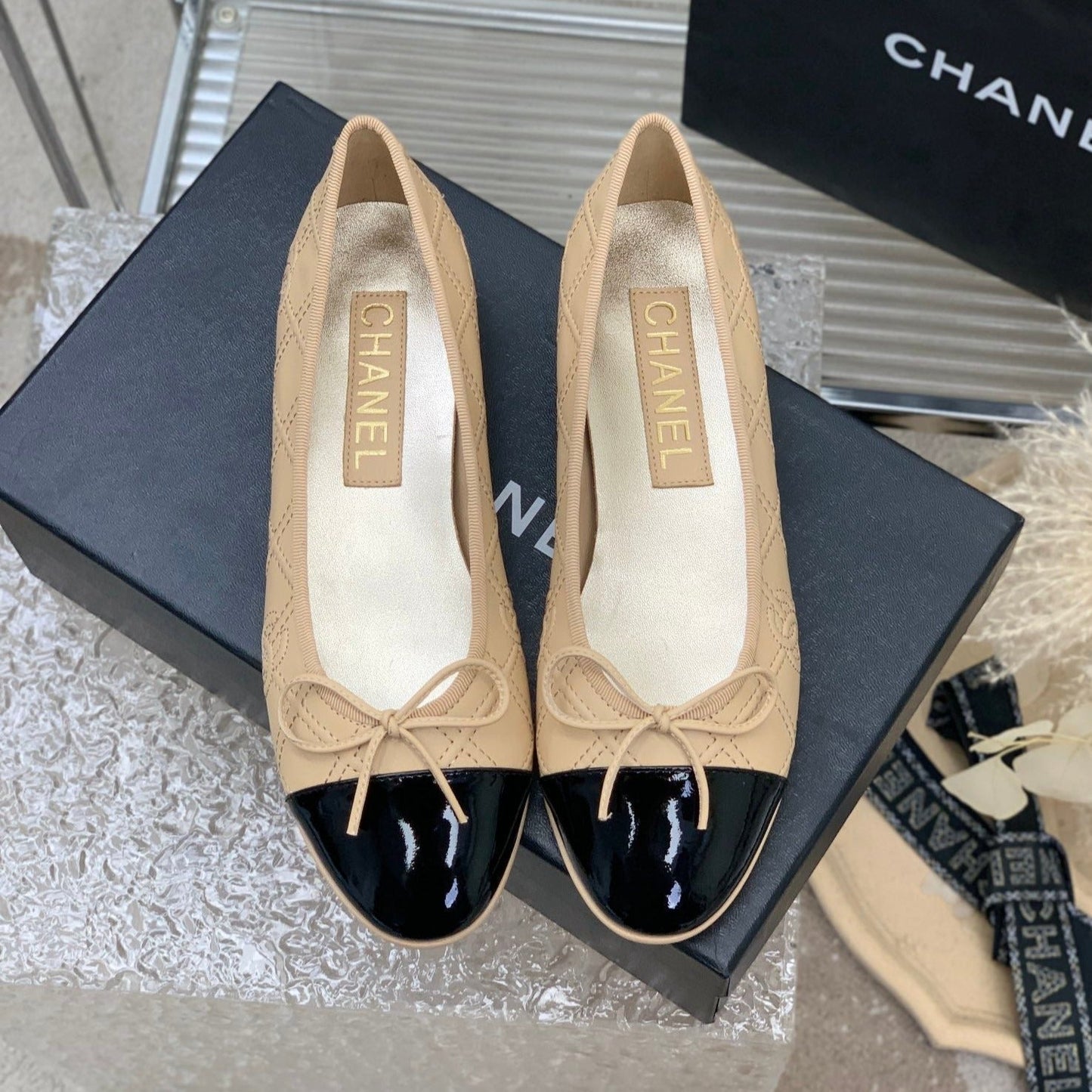 BALLET FLAT GLOSSY BLACK MIX BEIGE LAMBSKIN - 35