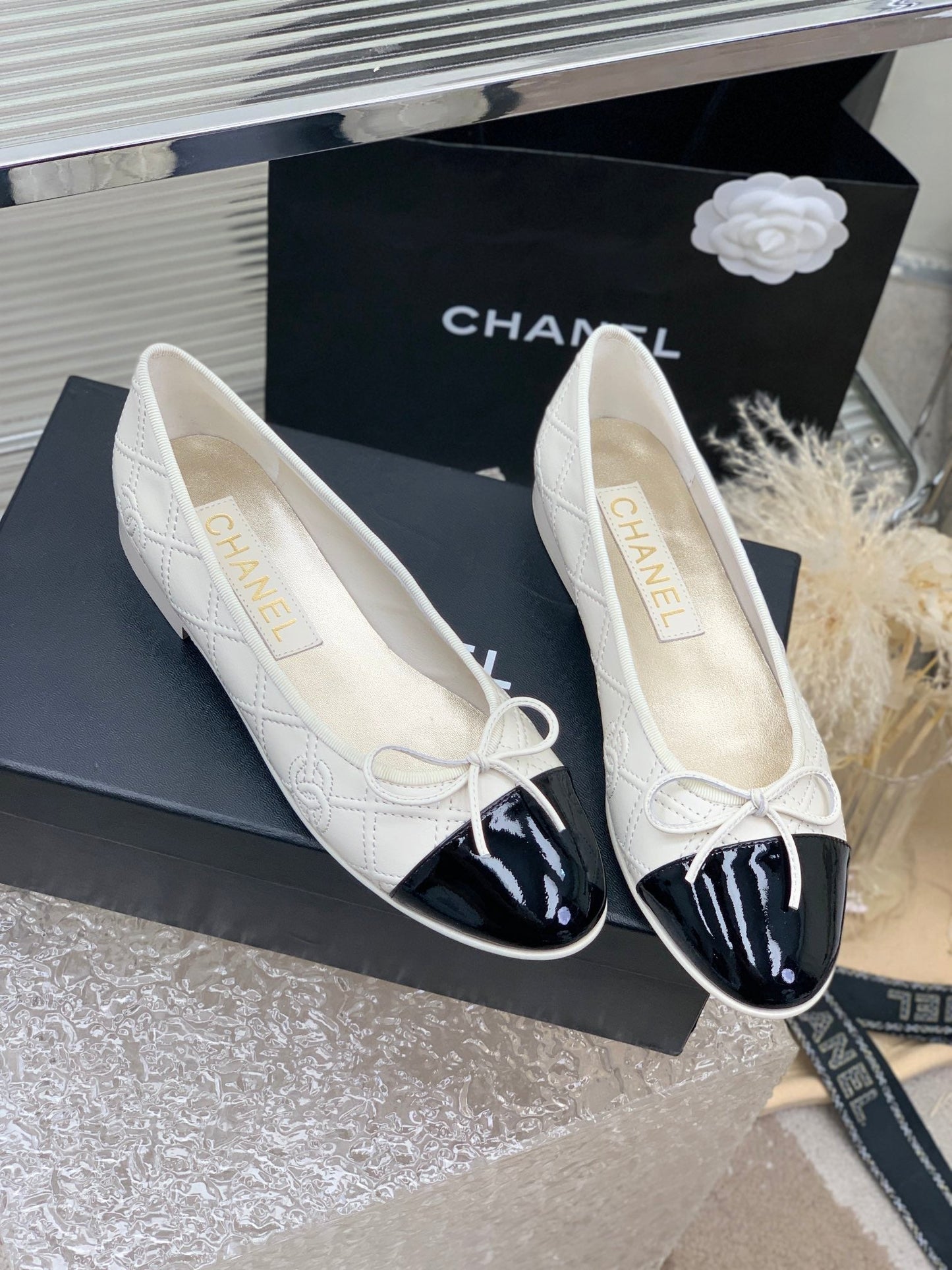 BALLET FLAT GLOSSY BLACK MIX IVORY LAMBSKIN - 35