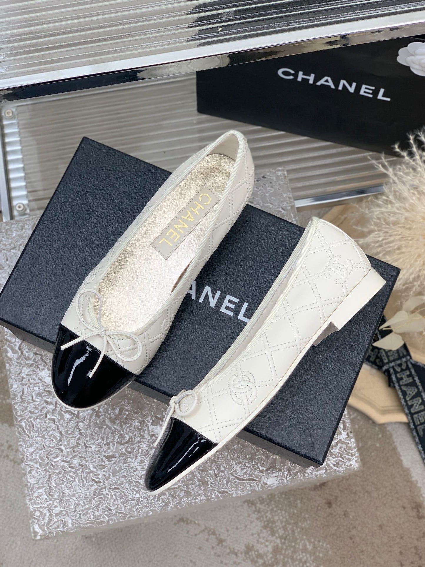 BALLET FLAT GLOSSY BLACK MIX IVORY LAMBSKIN - 35