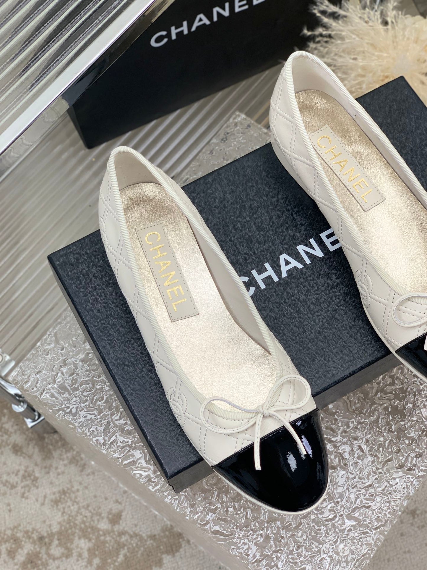 BALLET FLAT GLOSSY BLACK MIX IVORY LAMBSKIN - 35