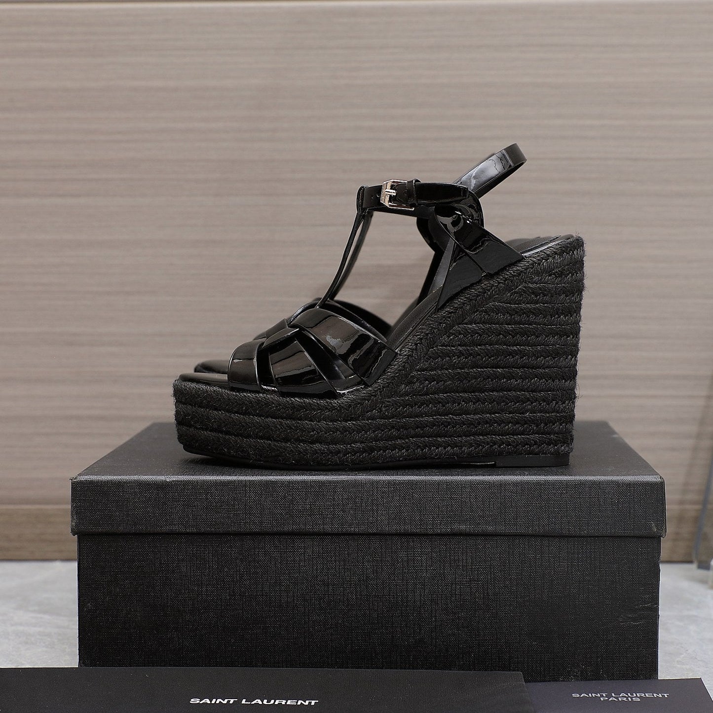 SL TRIBUTE WEDGE SANDALS BLACK POLISHED CALFSKIN - 35