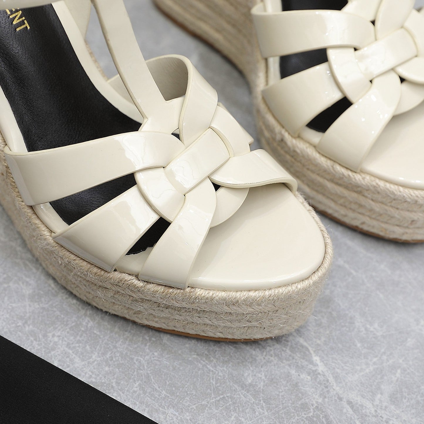 SL TRIBUTE WEDGE SANDALS CREAM POLISHED CALFSKIN - 35