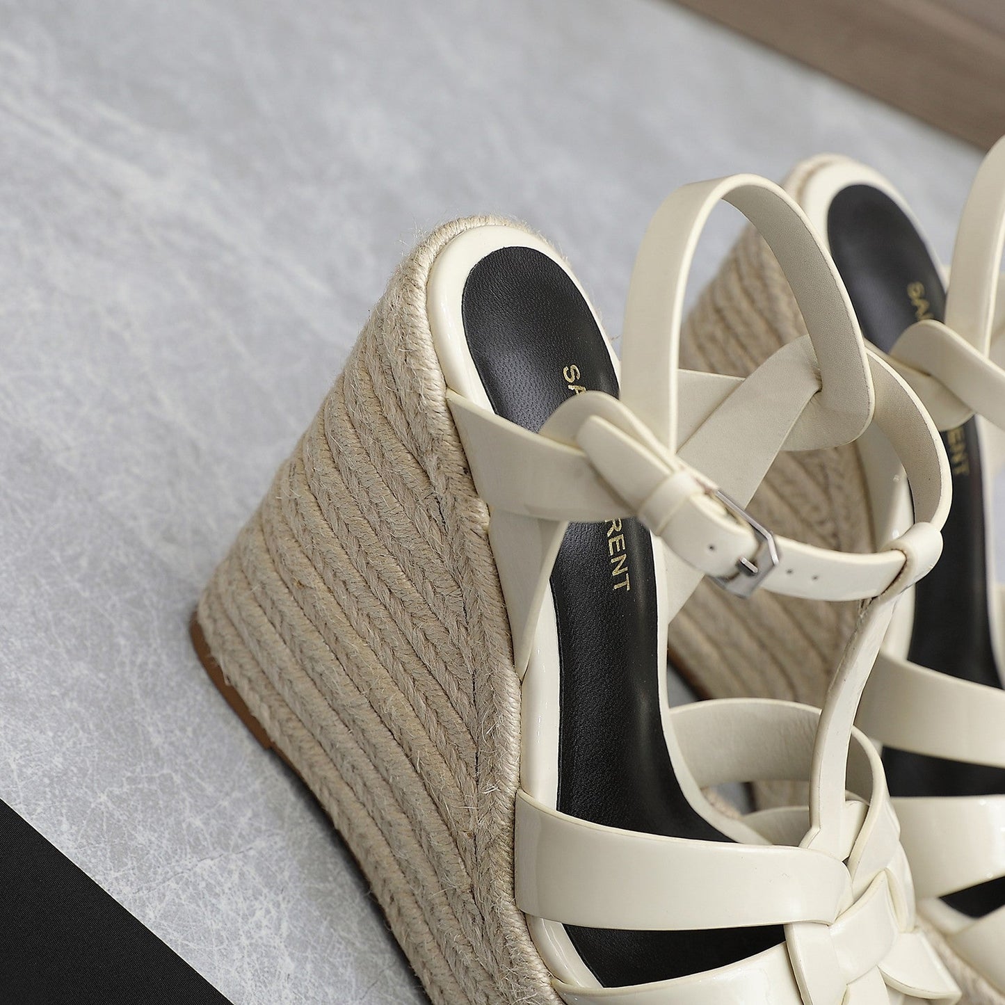SL TRIBUTE WEDGE SANDALS CREAM POLISHED CALFSKIN - 35