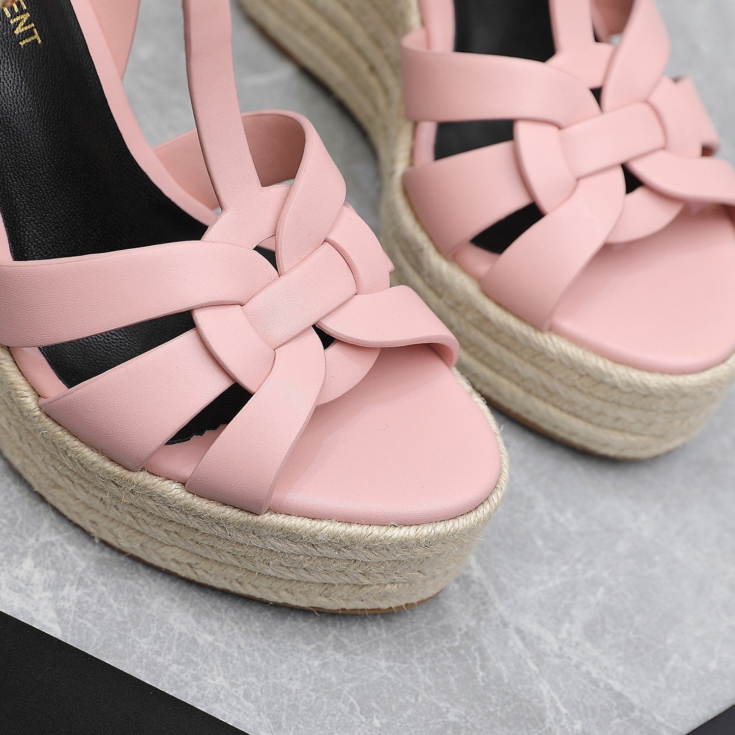 SL TRIBUTE WEDGE SANDALS PALE PINK CALFSKIN - 35