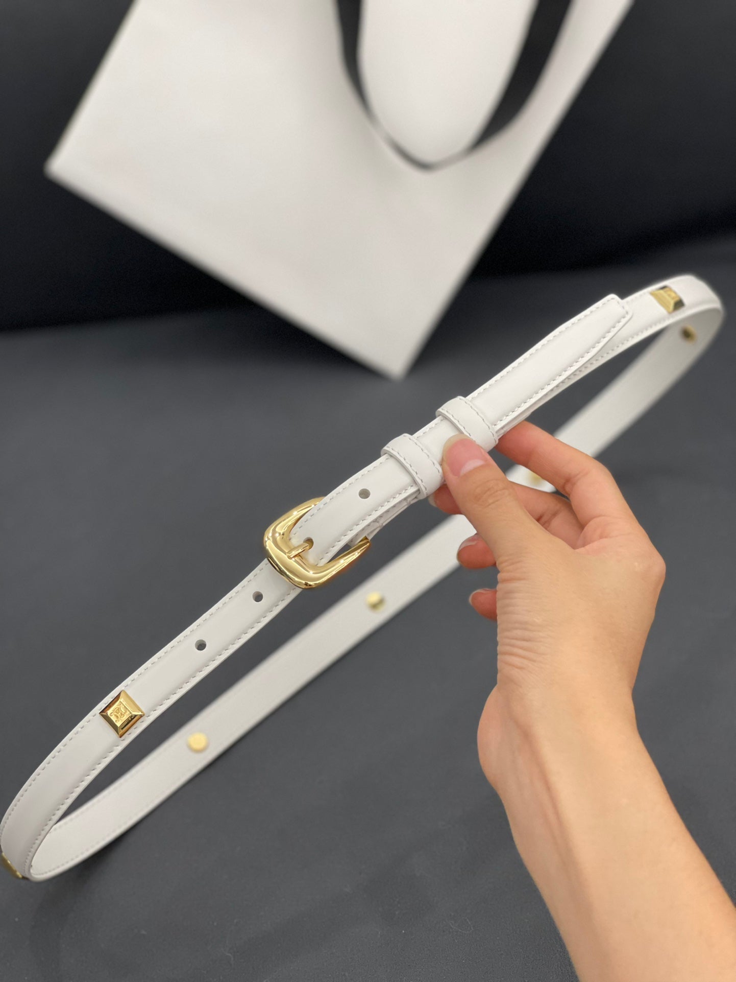 CL SMALL 18 MM TRIOMPHE BELT IN TAURILLON WHITE LEATHER GOLD HARDWARE - 30