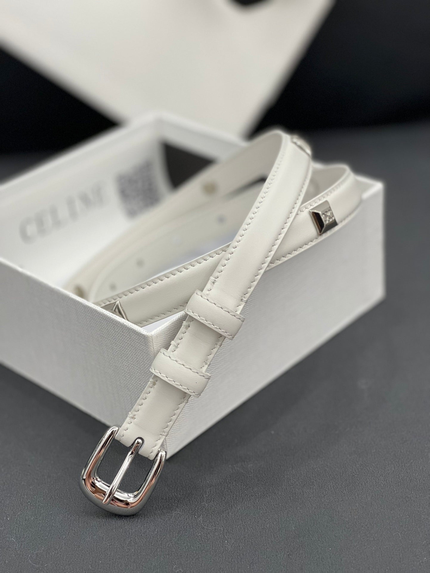 CL SMALL 18 MM TRIOMPHE BELT IN TAURILLON WHITE LEATHER SILVER HARDWARE - 30