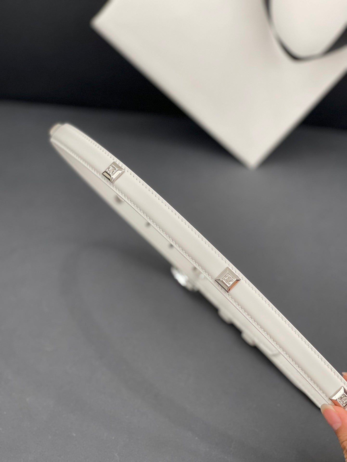 CL SMALL 18 MM TRIOMPHE BELT IN TAURILLON WHITE LEATHER SILVER HARDWARE - 30