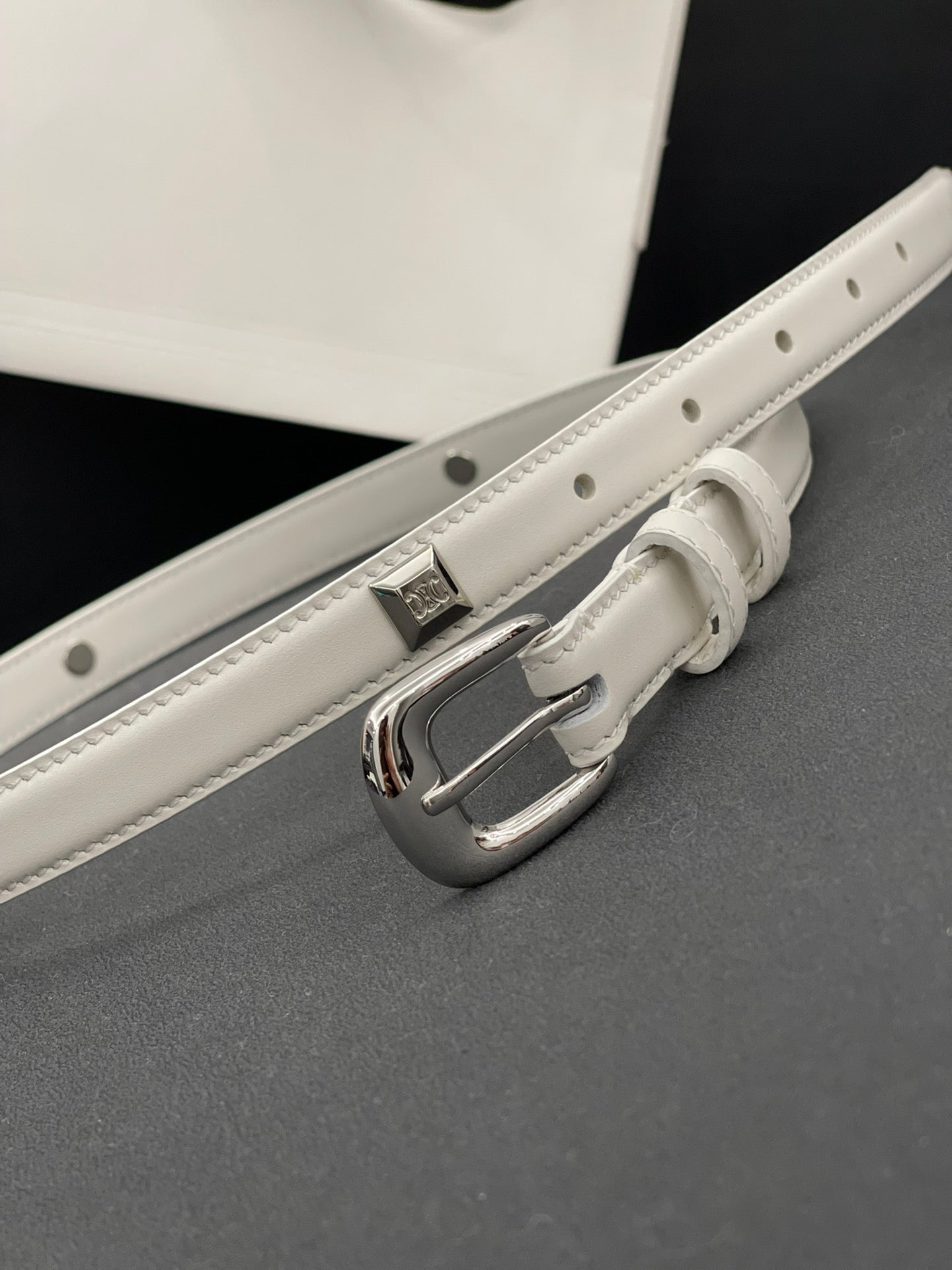 CL SMALL 18 MM TRIOMPHE BELT IN TAURILLON WHITE LEATHER SILVER HARDWARE - 30