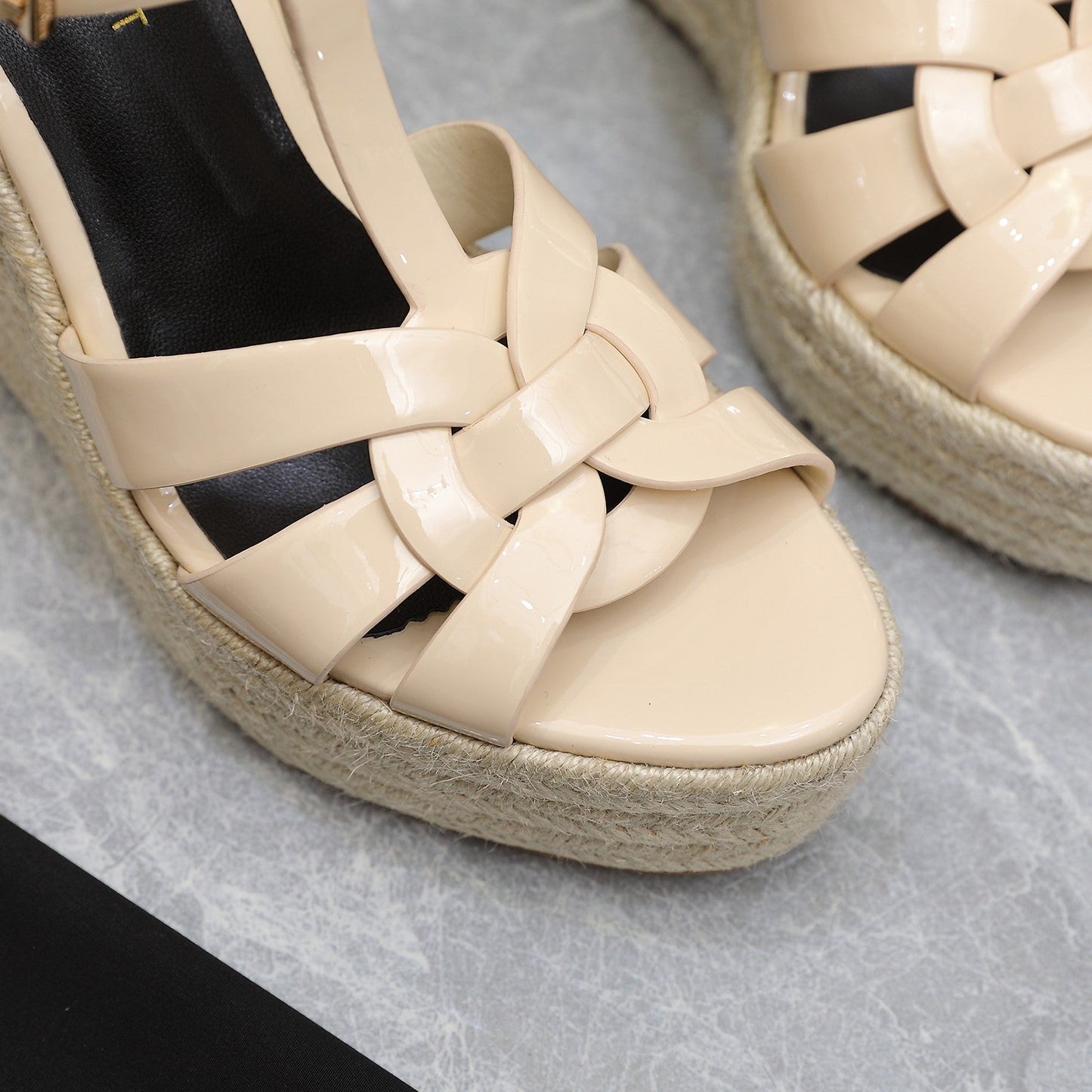 SL TRIBUTE WEDGE SANDALS BEIGE POLISHED CALFSKIN - 35