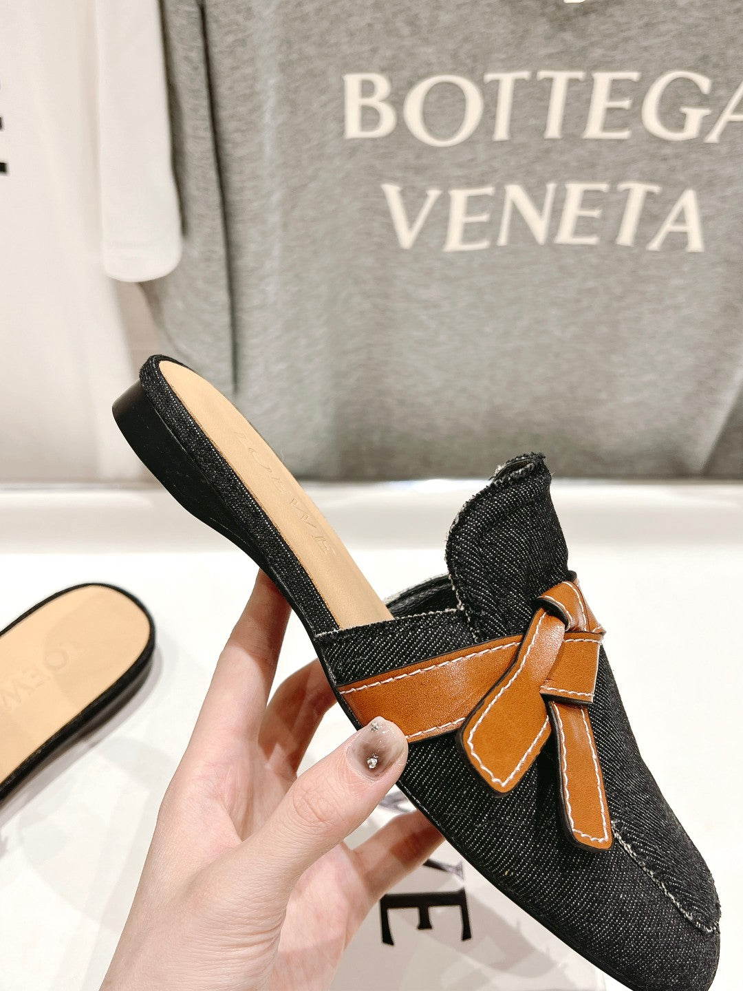 LW GATE BELTED MULE BLACK DENIM - 35