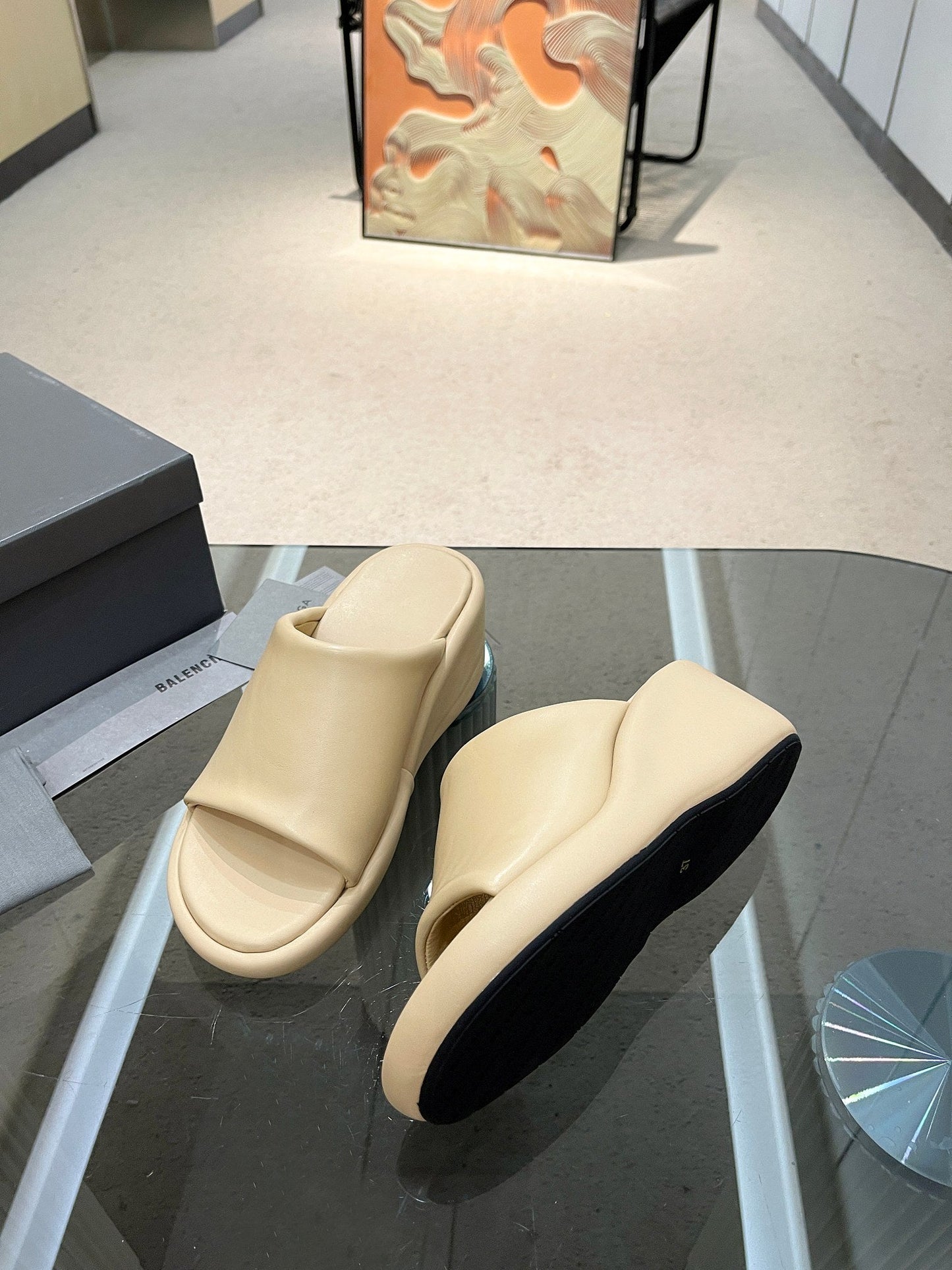 WEDGE SANDALS IN BEIGE SOFT LAMBSKIN - 35
