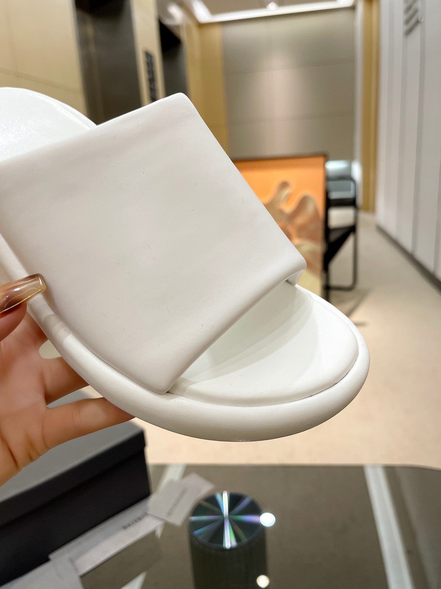 WEDGE SANDALS IN WHITE SOFT LAMBSKIN - 35
