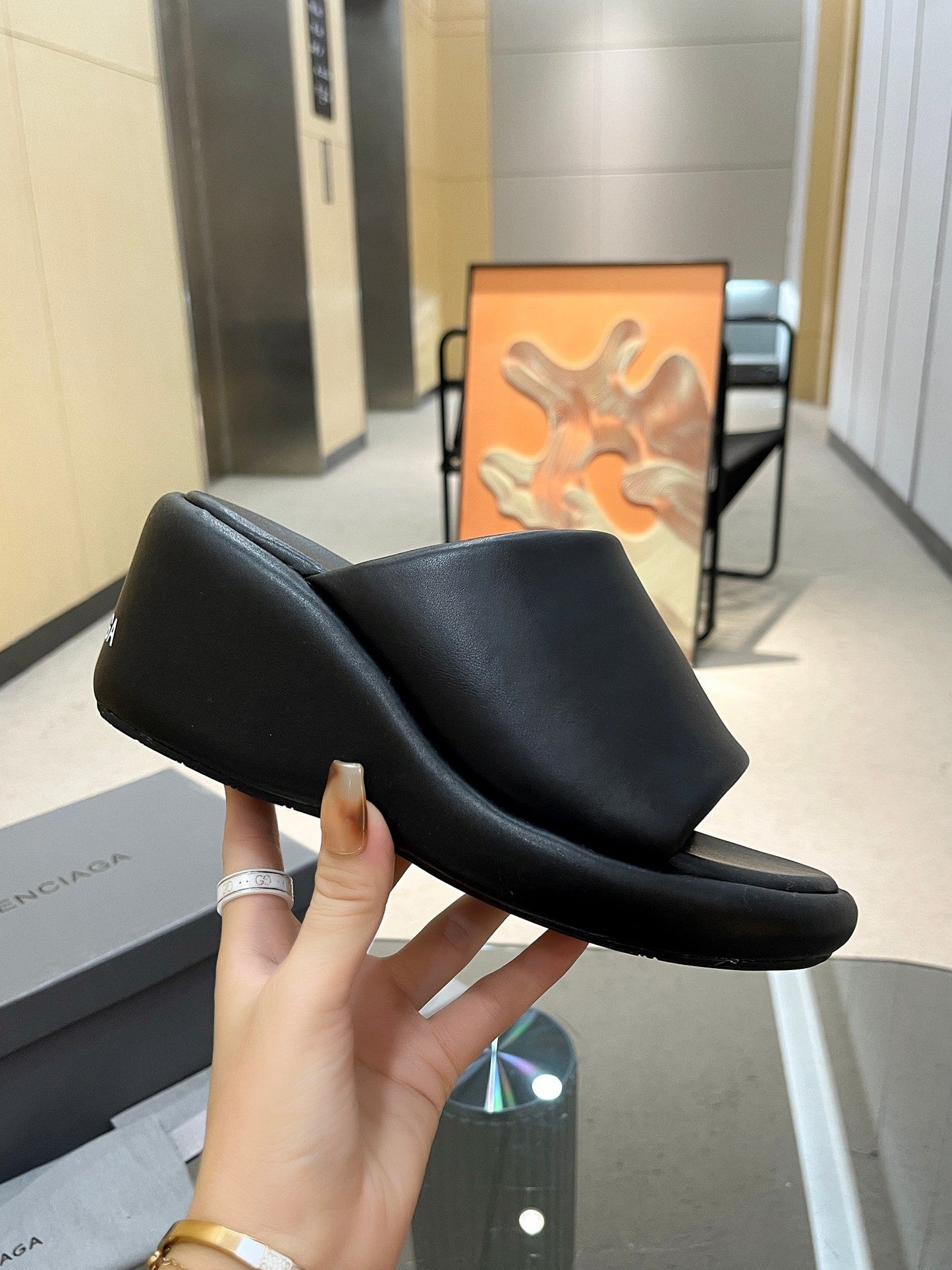 WEDGE SANDALS IN BLACK SOFT LAMBSKIN - 35