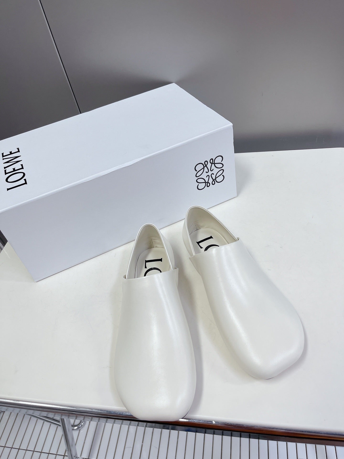 LW TOY SLIPPER WHITE CALFSKIN - 35