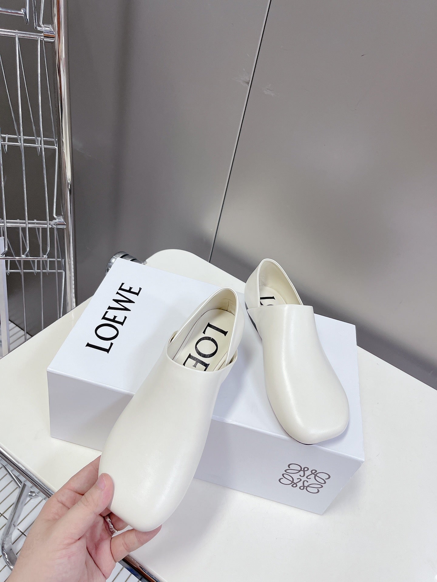 LW TOY SLIPPER WHITE CALFSKIN - 35