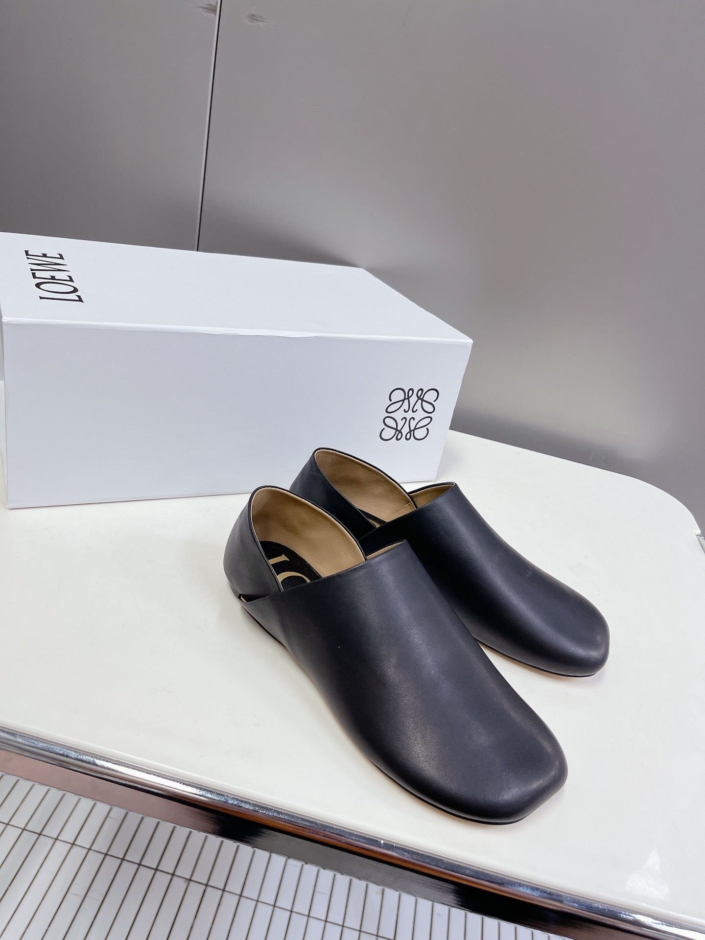 LW TOY SLIPPER BLACK CALFSKIN - 35