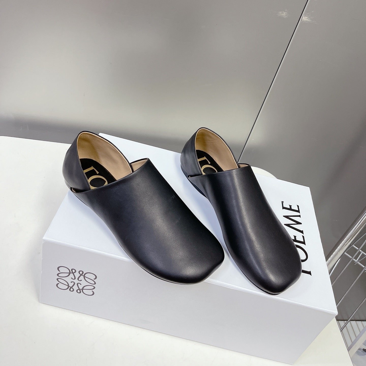 LW TOY SLIPPER BLACK CALFSKIN - 35