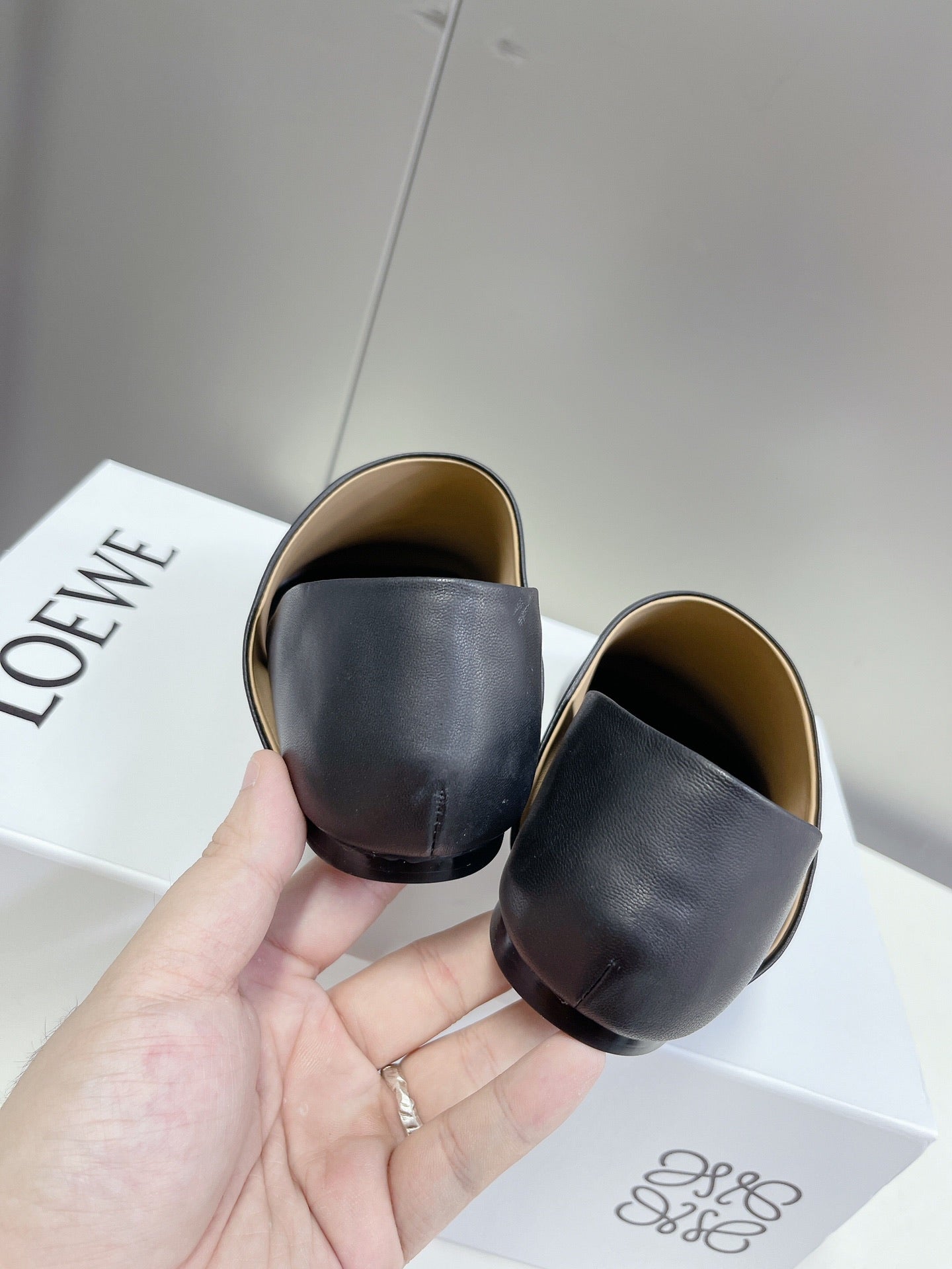 LW TOY SLIPPER BLACK CALFSKIN - 35