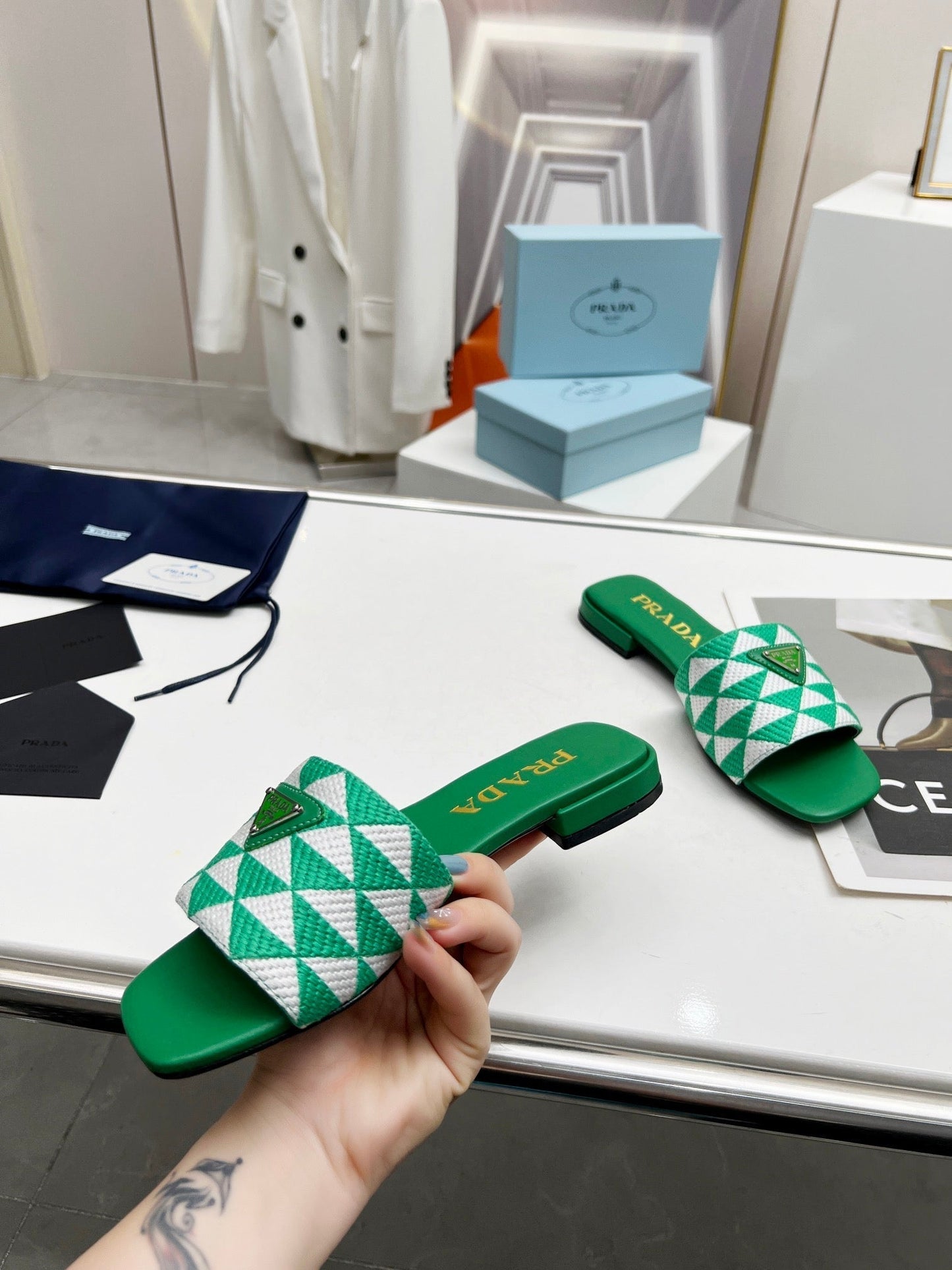 PRA EMBROIDERED SLIDES FLAT GREEN FABRIC - 35