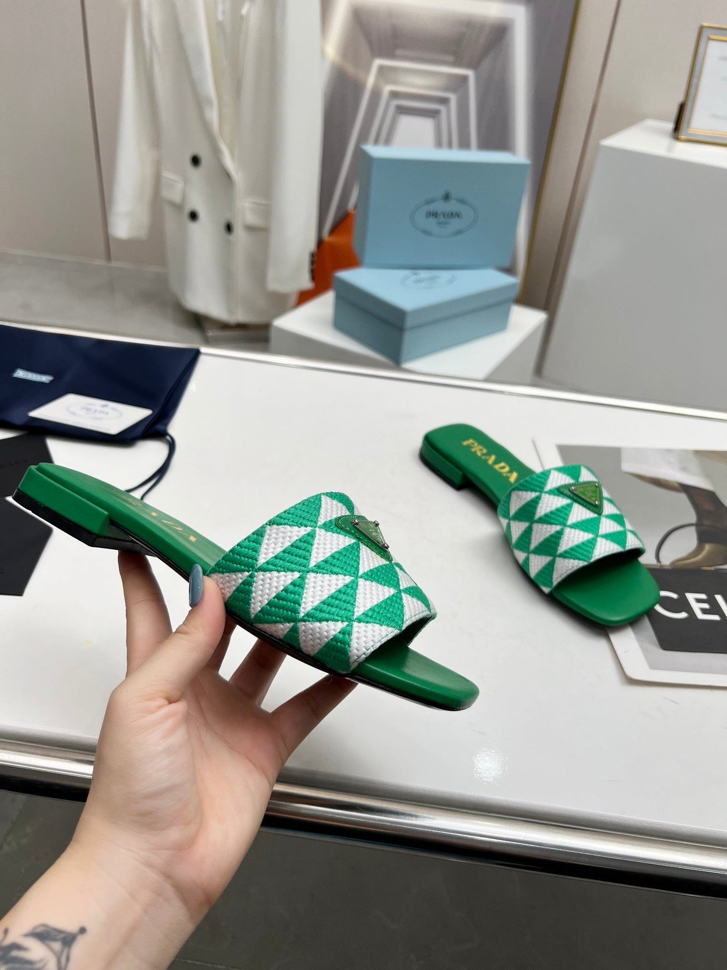 PRA EMBROIDERED SLIDES FLAT GREEN FABRIC - 35