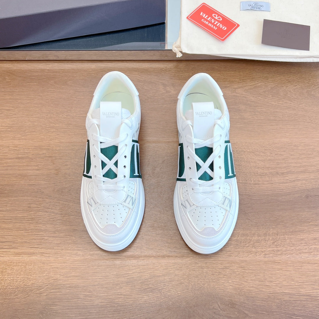 VL7N LOW-TOP WHITE CALFSKIN AND PINE GREEN FABRIC SNEAKER WITH BANDS - 35