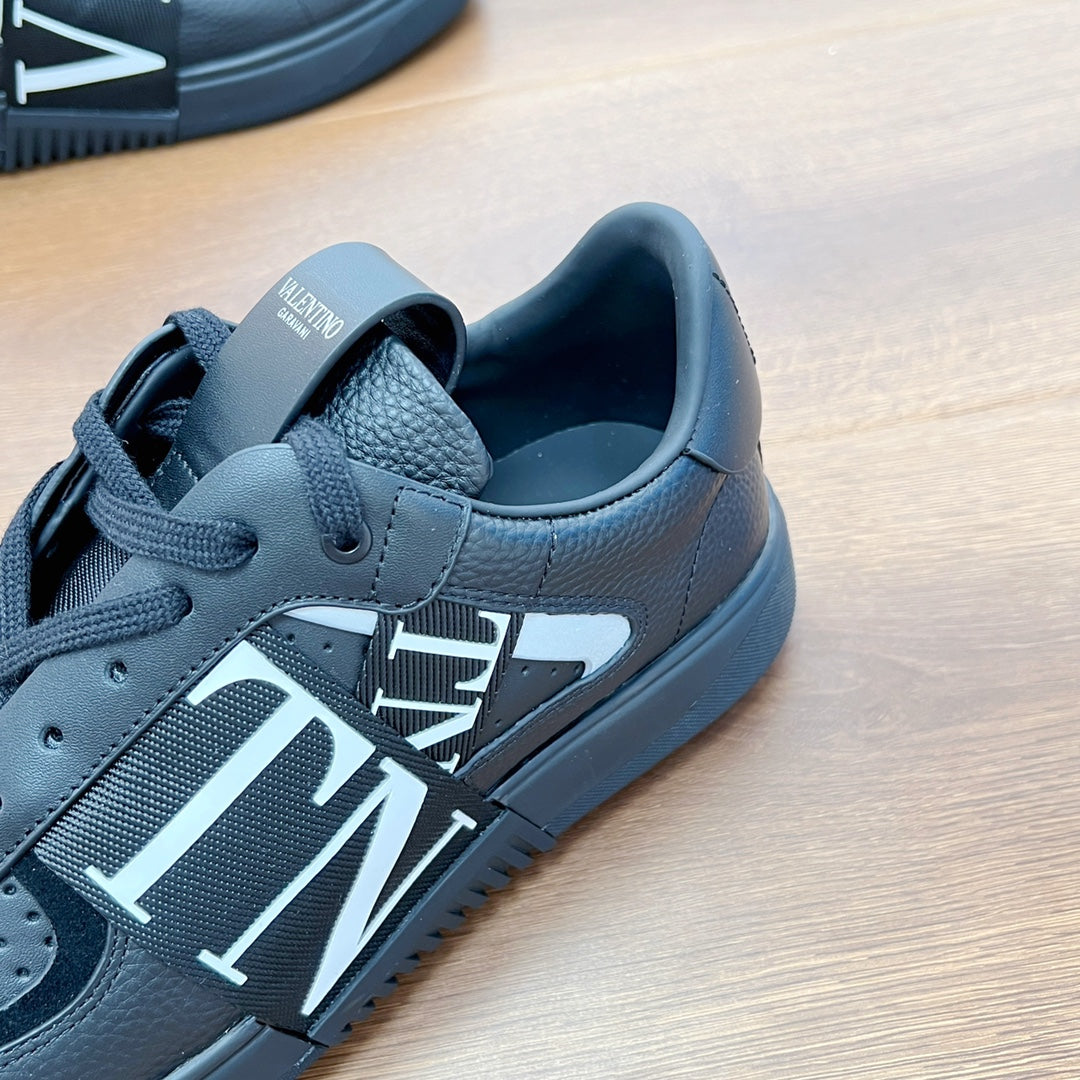 VL7N LOW-TOP BLACK CALFSKIN AND FABRIC SNEAKER WITH BANDS - 35