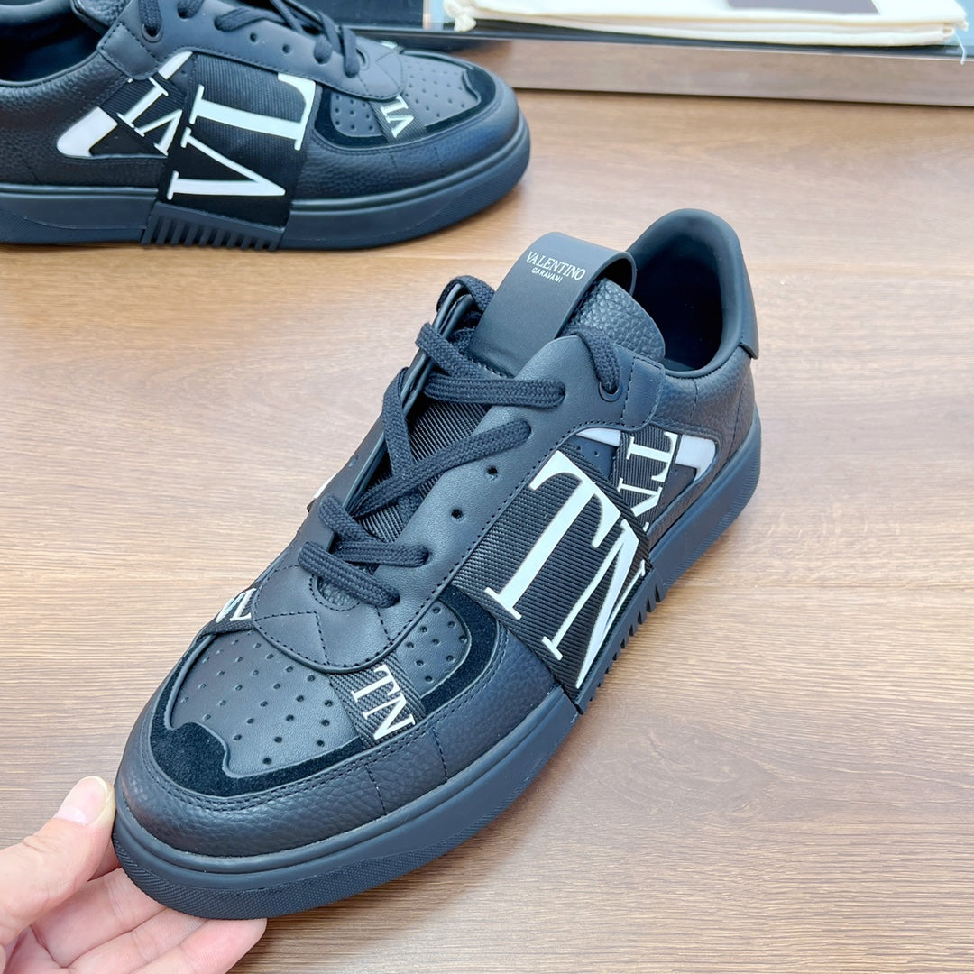 VL7N LOW-TOP BLACK CALFSKIN AND FABRIC SNEAKER WITH BANDS - 35