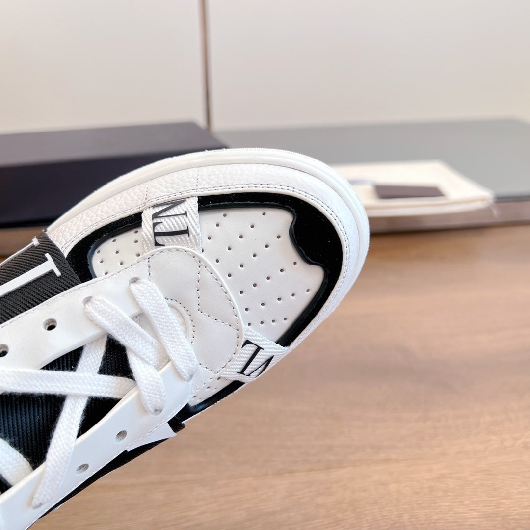 VL7N LOW-TOP WHITE CALFSKIN AND BLACK FABRIC SNEAKER WITH BANDS - 35