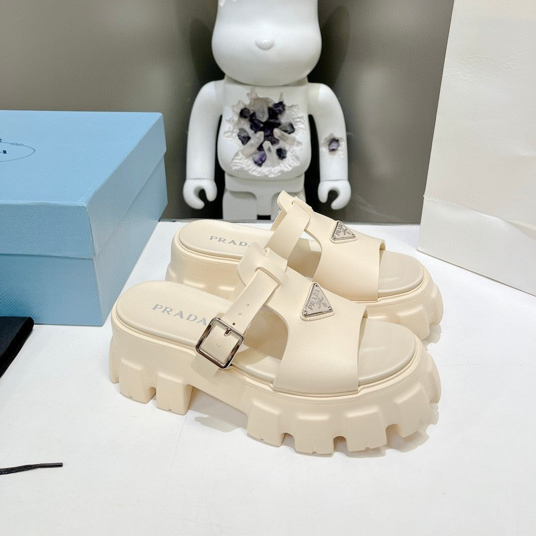 MONOLITH SLIPPER SANDALS IN BEIGE RUBBER - 35