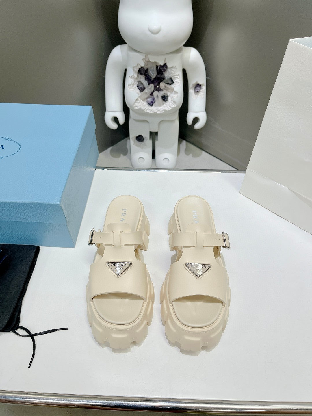 MONOLITH SLIPPER SANDALS IN BEIGE RUBBER - 35