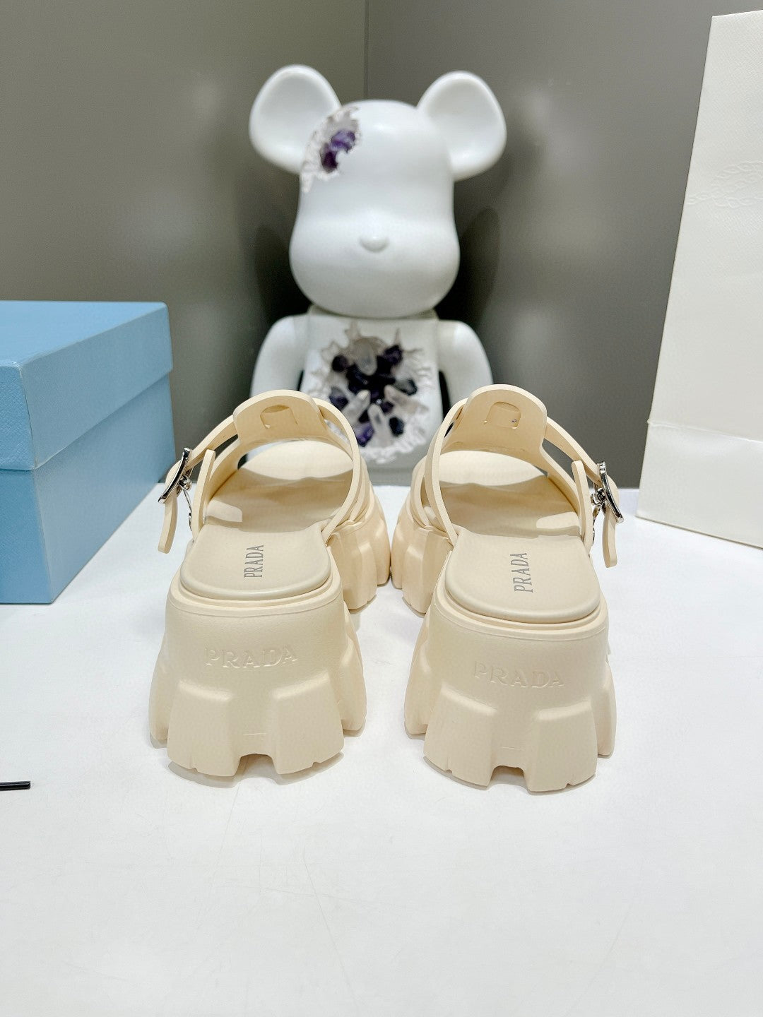 MONOLITH SLIPPER SANDALS IN BEIGE RUBBER - 35