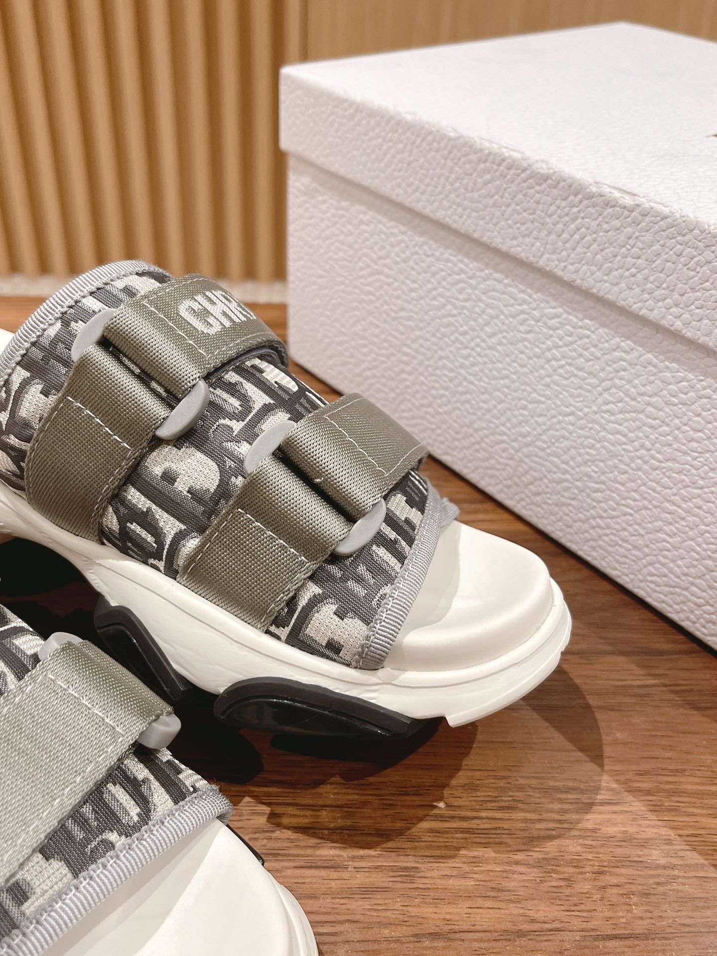 DIOR PLATFORM SLIDES 25S 30 MM IN WHITE MIX GREY FABRIC AND CALFSKIN - 35