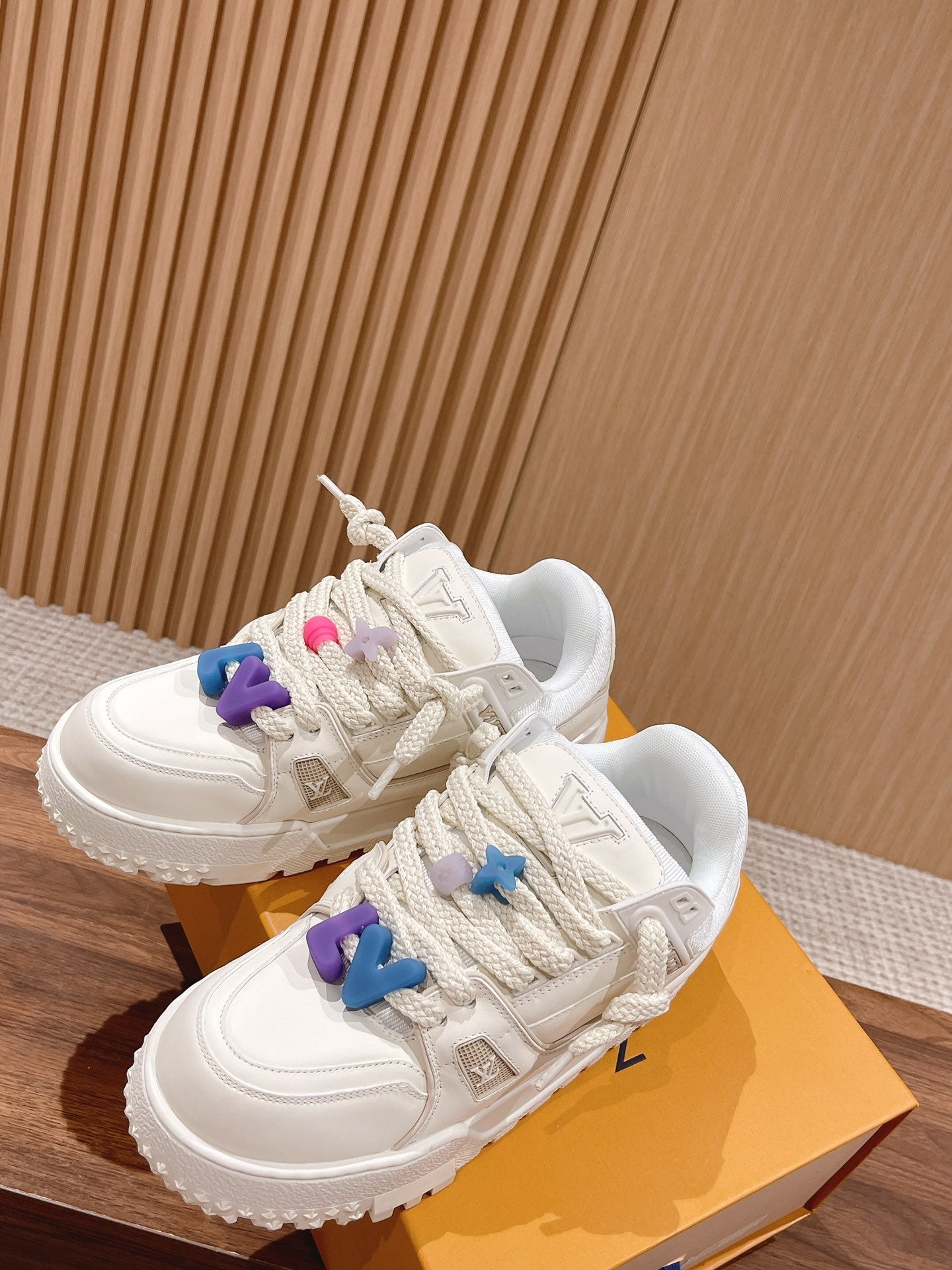 LV Trainer Maxi Sneaker White Calfskin - 35