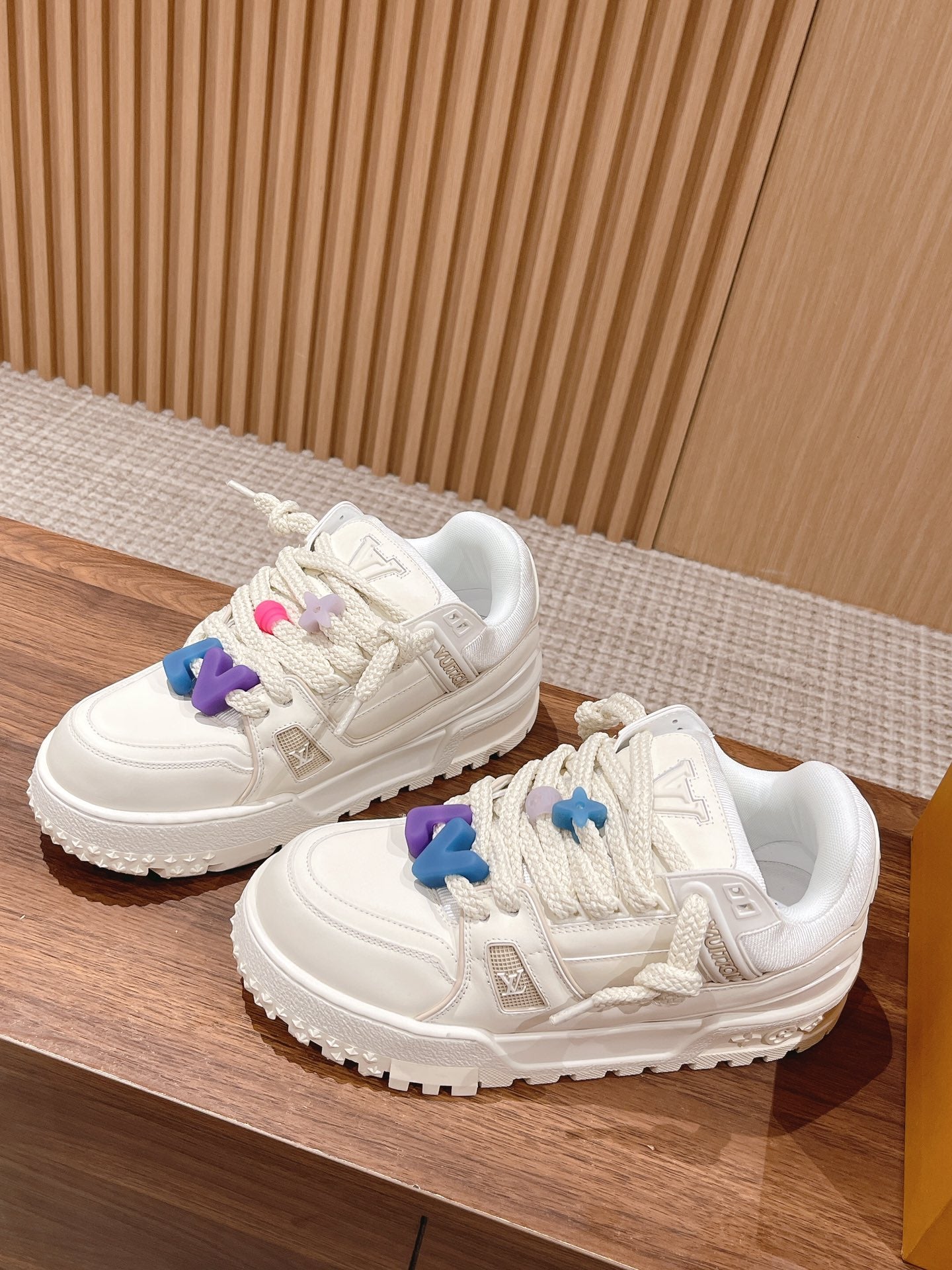 LV Trainer Maxi Sneaker White Calfskin - 35