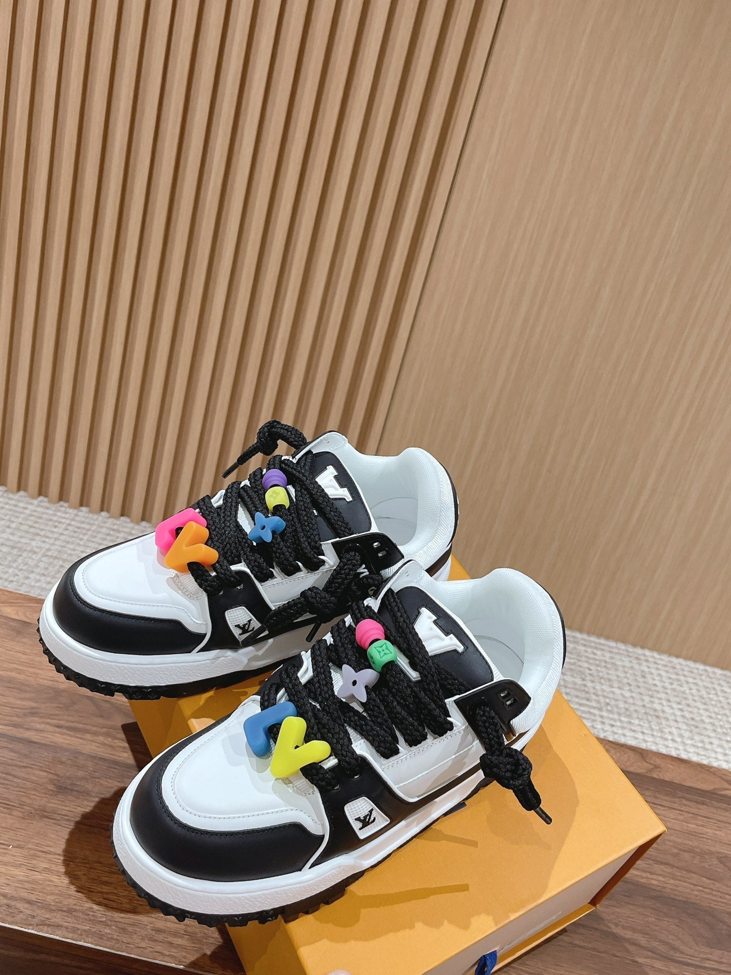 LV Trainer Maxi Sneaker White Mix Black Calfskin - 35