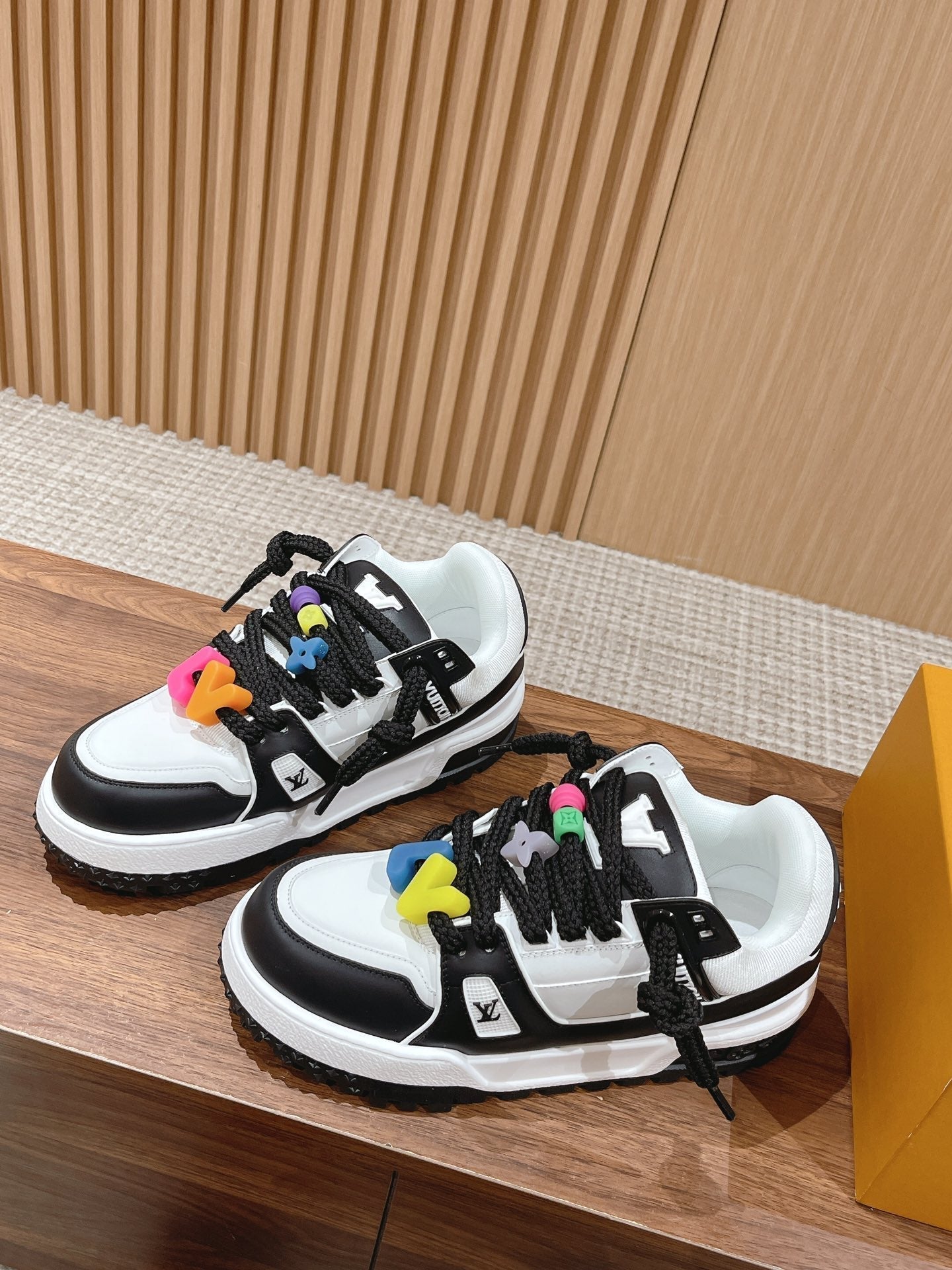 LV Trainer Maxi Sneaker White Mix Black Calfskin - 35