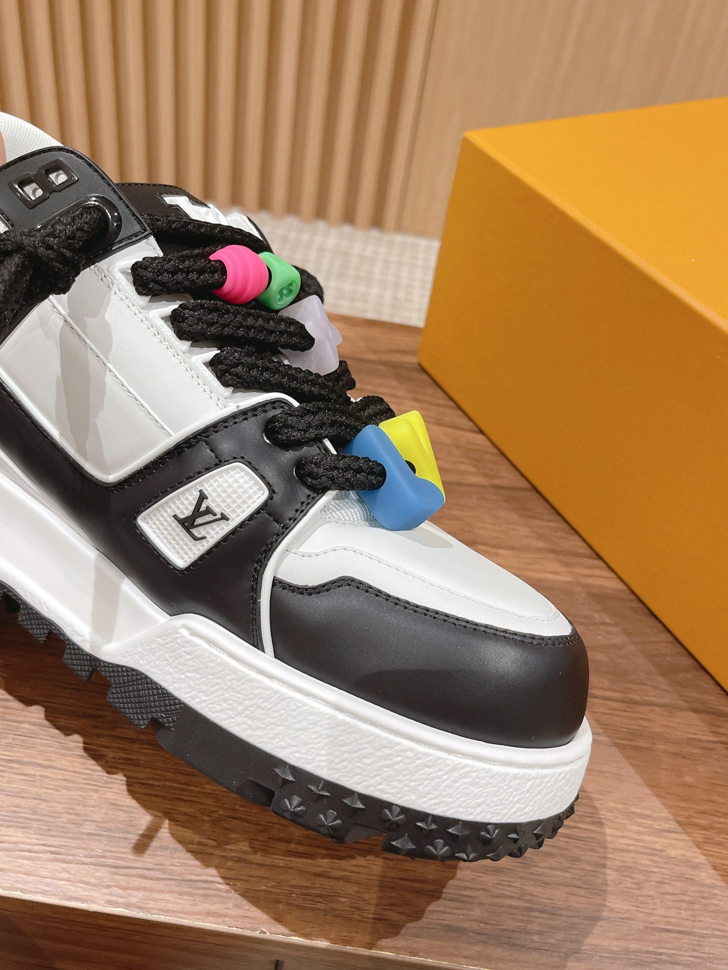 LV Trainer Maxi Sneaker White Mix Black Calfskin - 35