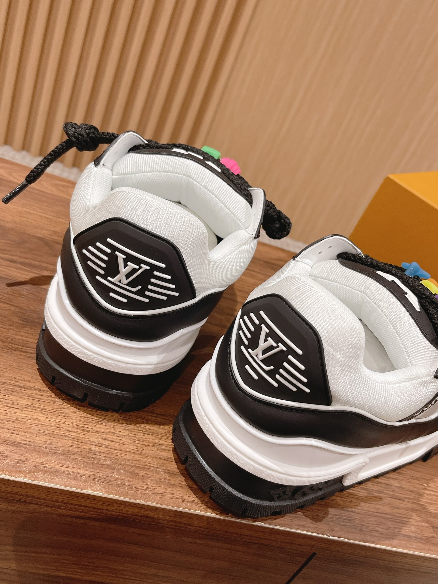 LV Trainer Maxi Sneaker White Mix Black Calfskin - 35
