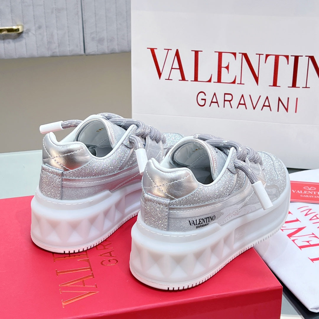 VALENTINO 25S GARAVANI ONE STUD XL PLATFORM SNEAKERS IN SILVER GLITTER FABRIC AND LAMBSKIN - 35